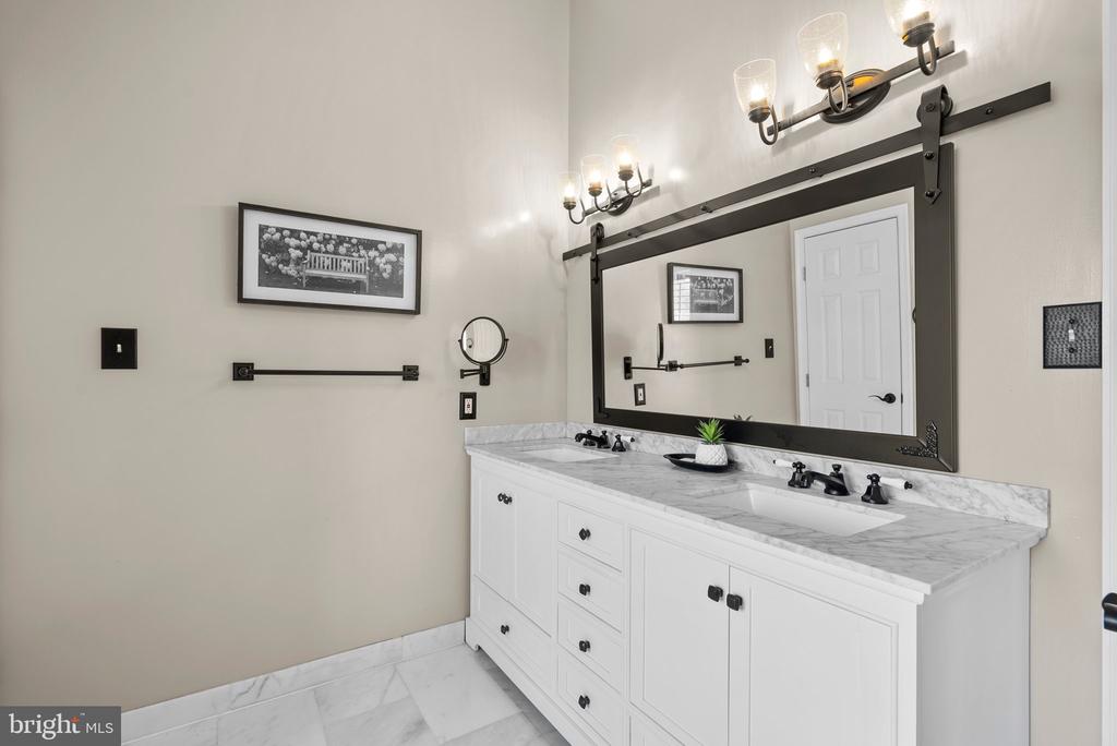 7603 Barkwood Ct