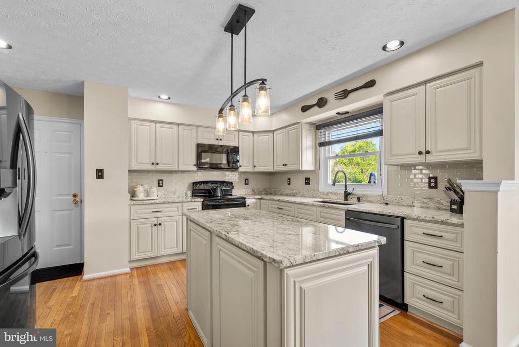 7603 Barkwood Ct