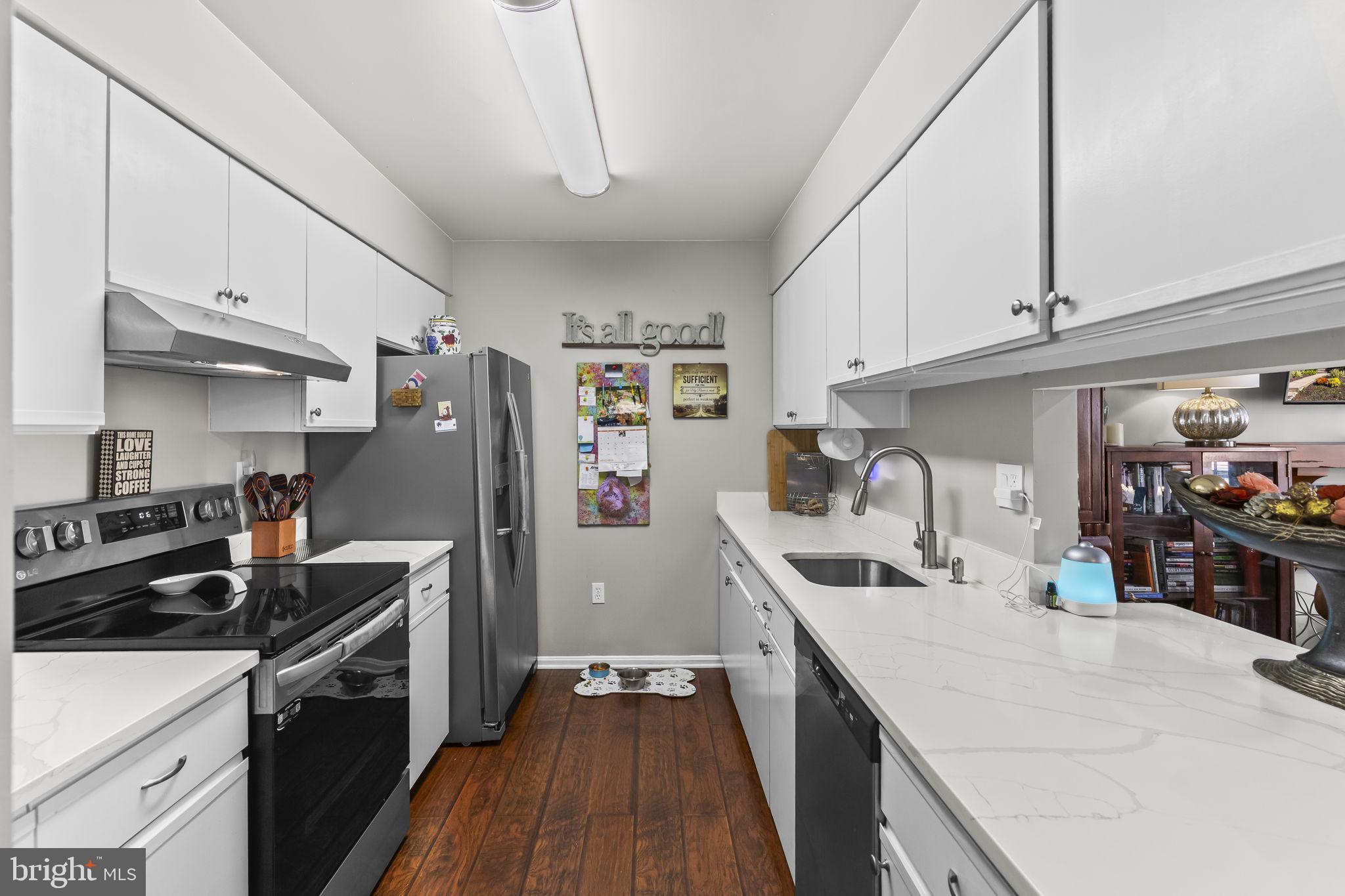 7914 CHAPEL COVE DRIVE