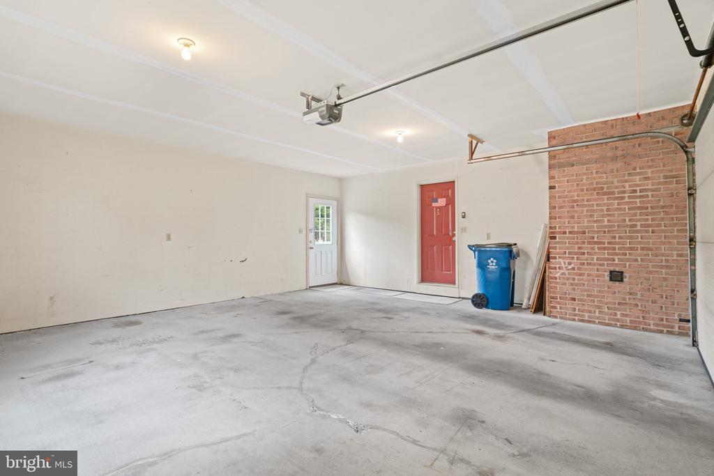 125 Sherris Way
