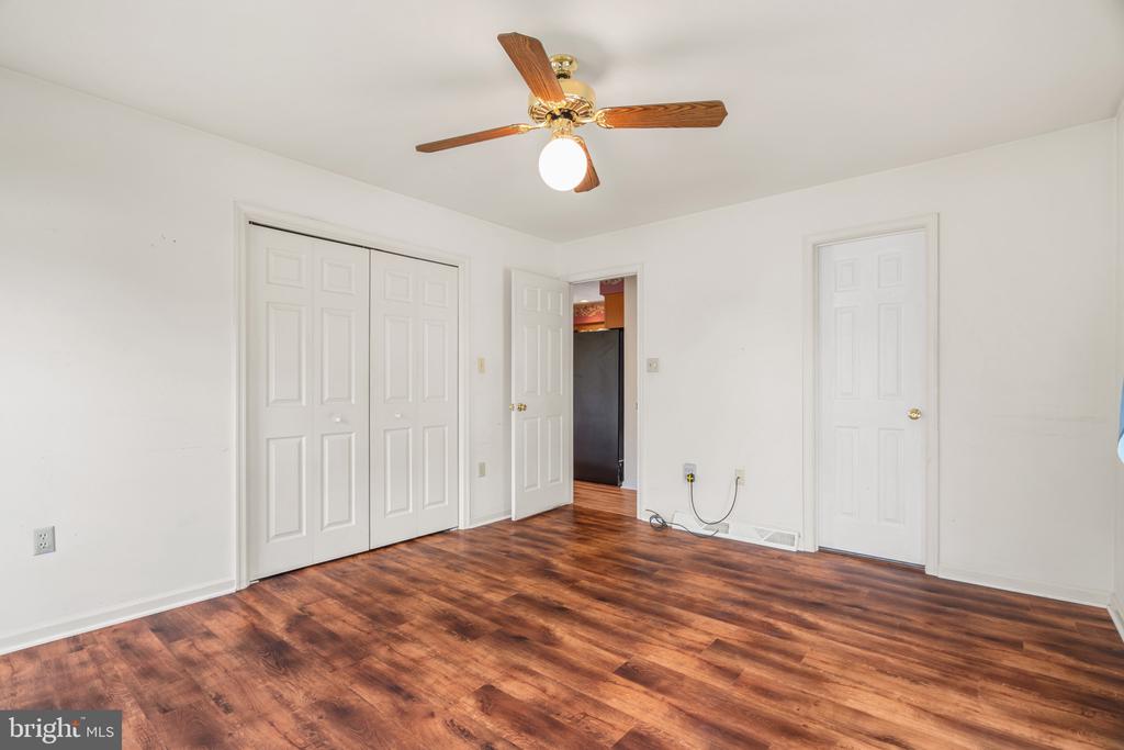 125 Sherris Way
