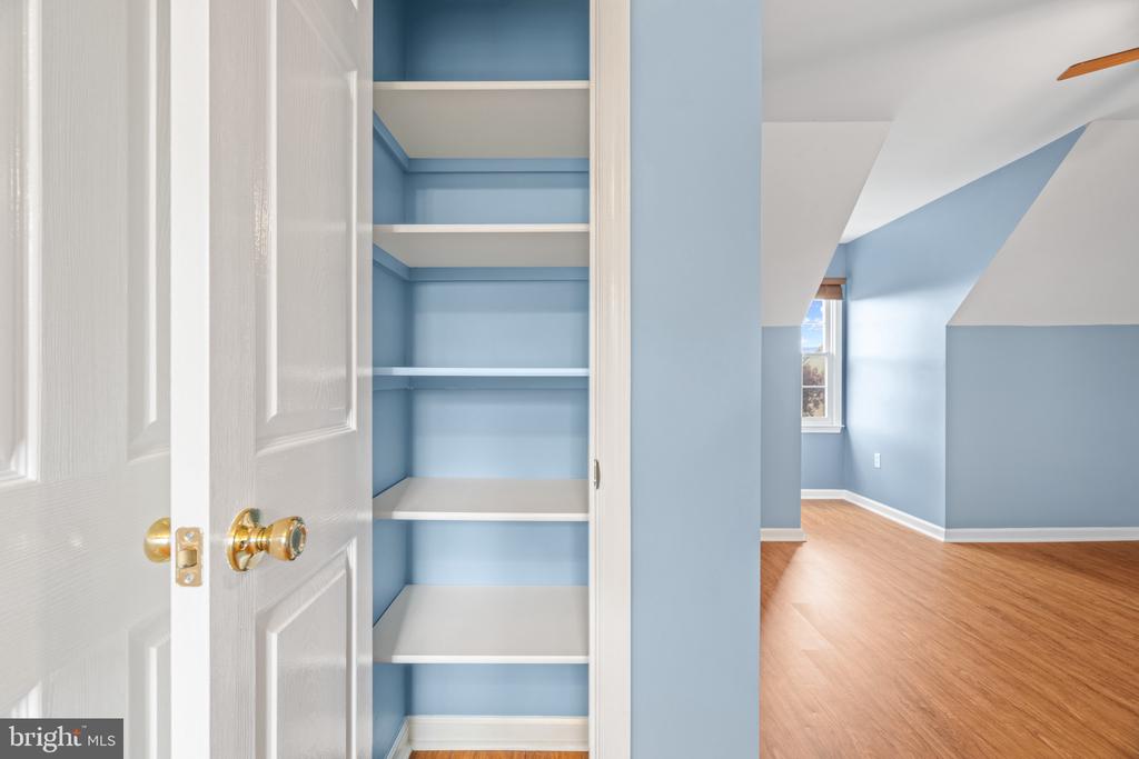 125 Sherris Way