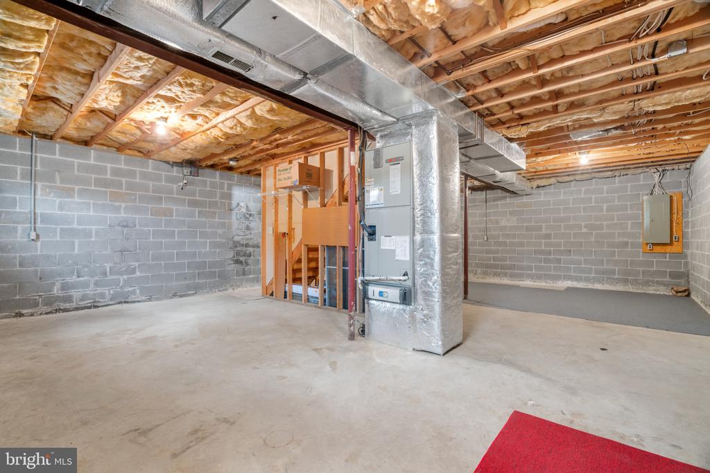 125 Sherris Way