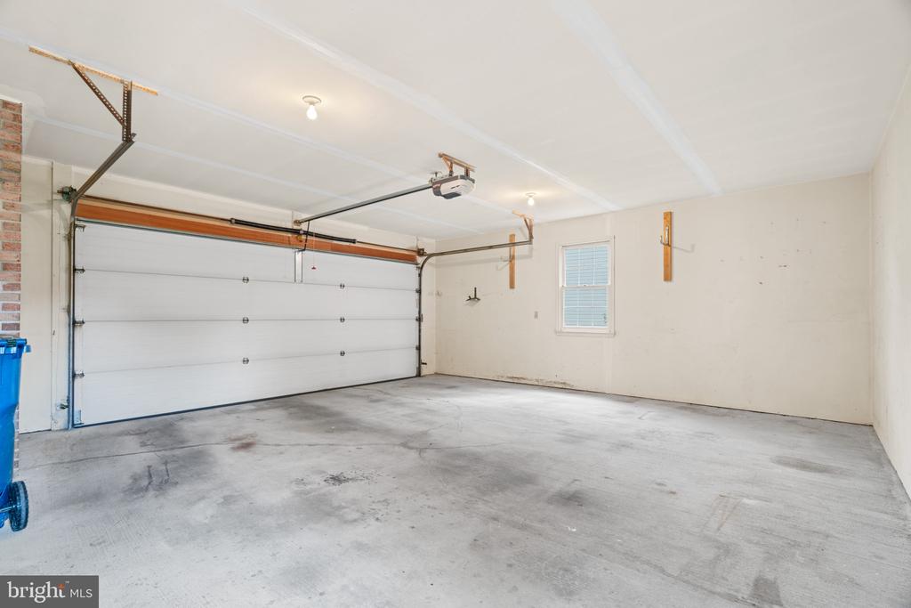 125 Sherris Way