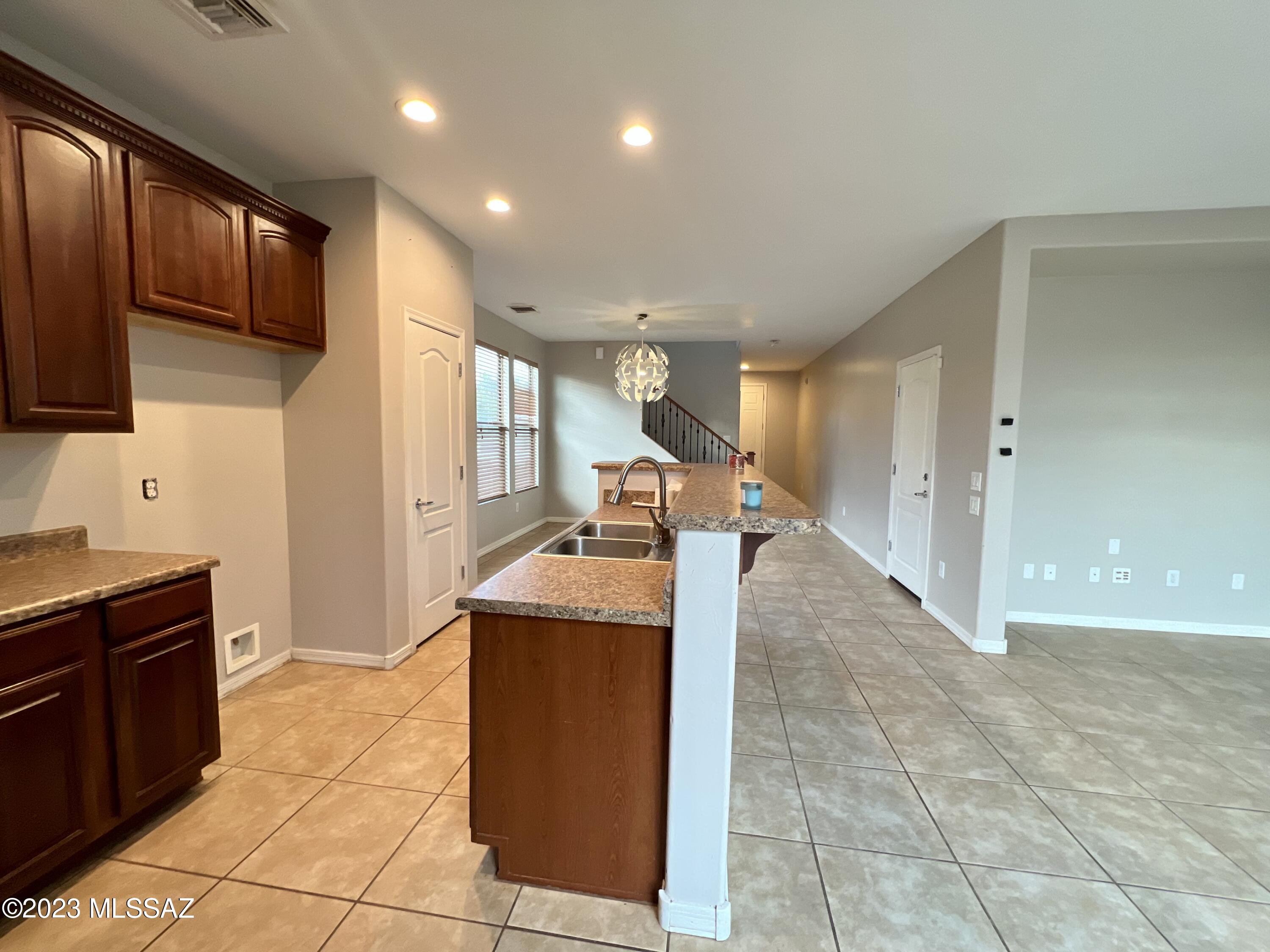 6928 S Ladys Thumb Lane