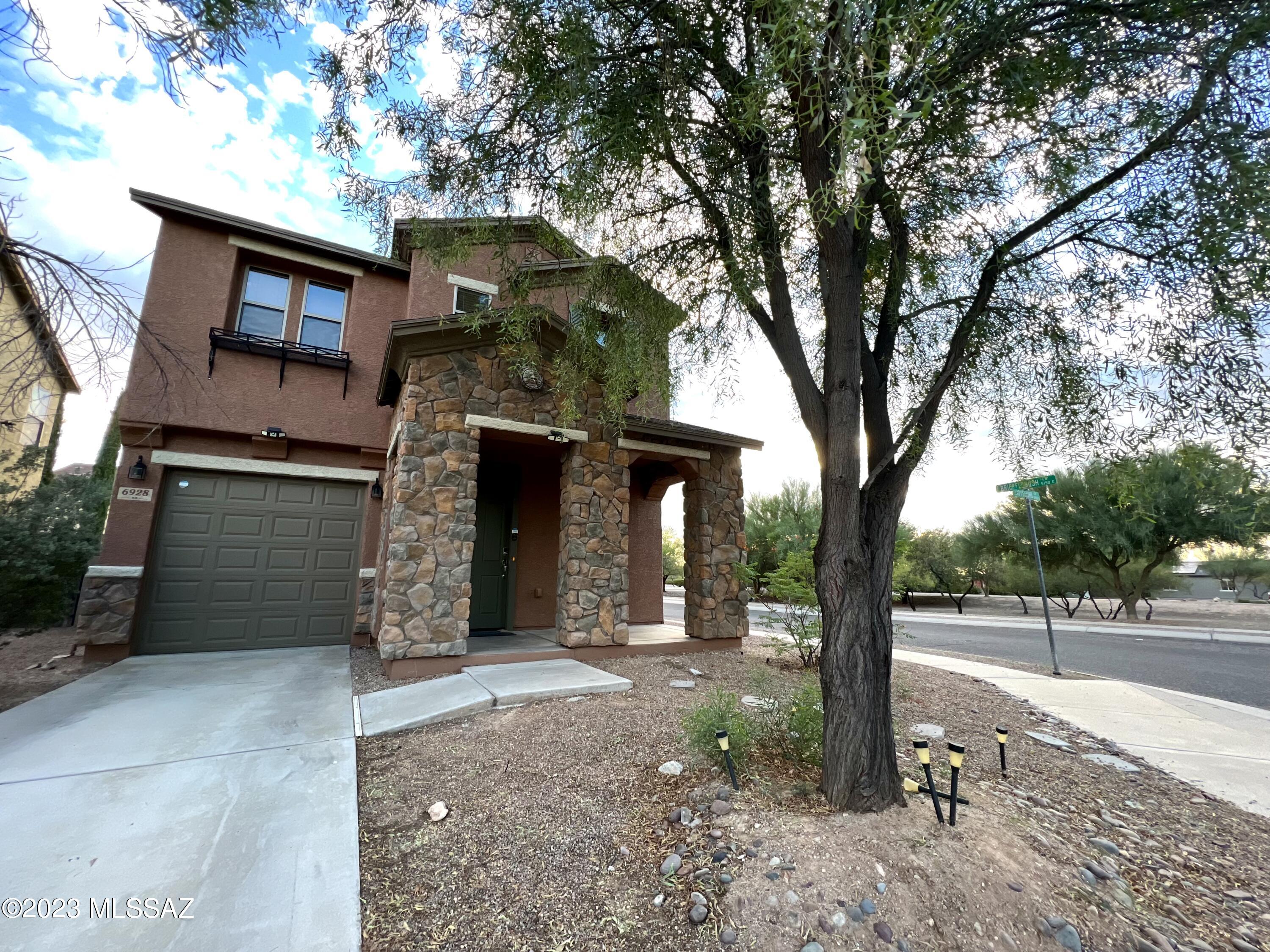 6928 S Ladys Thumb Lane