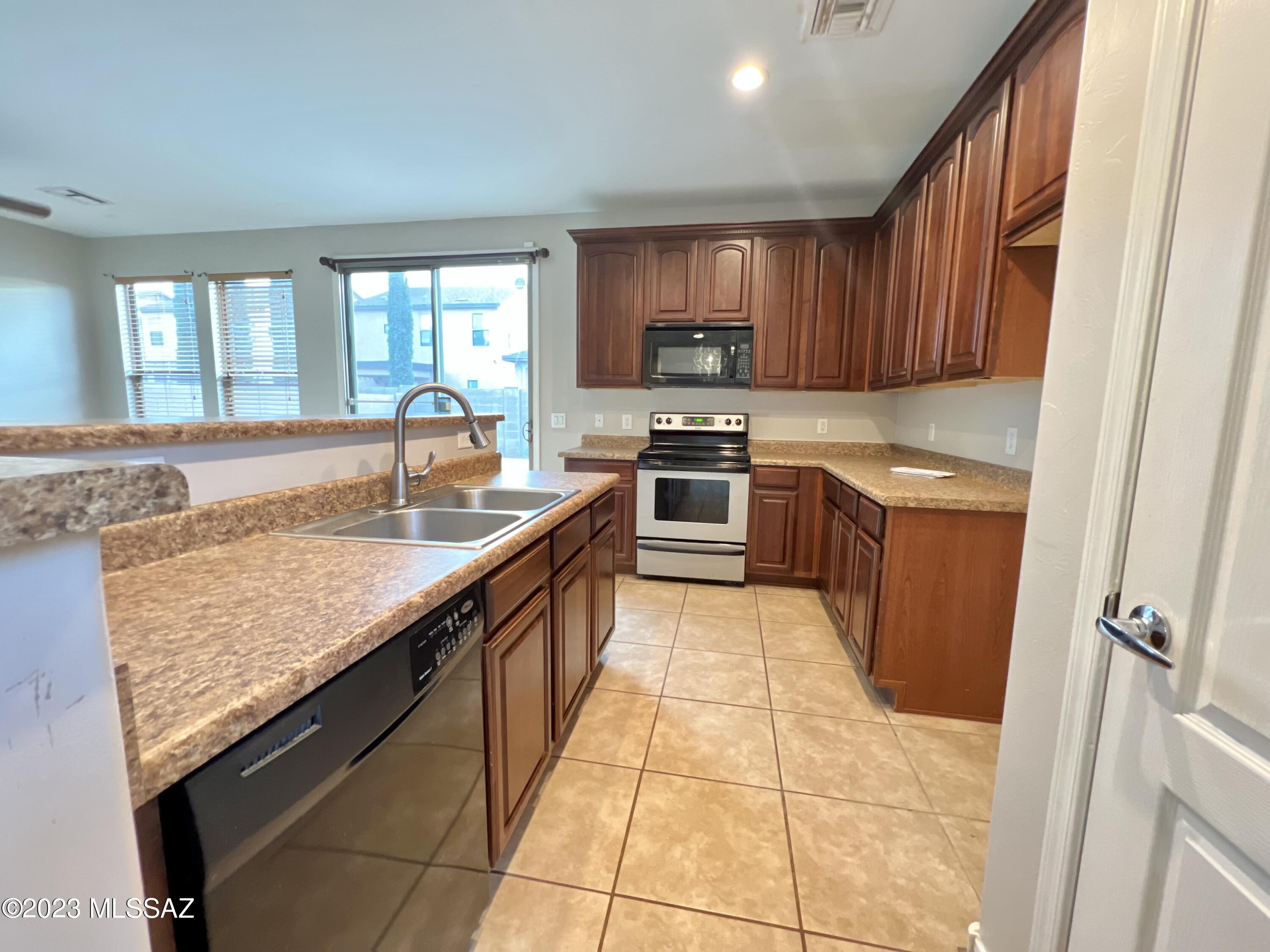 6928 S Ladys Thumb Lane