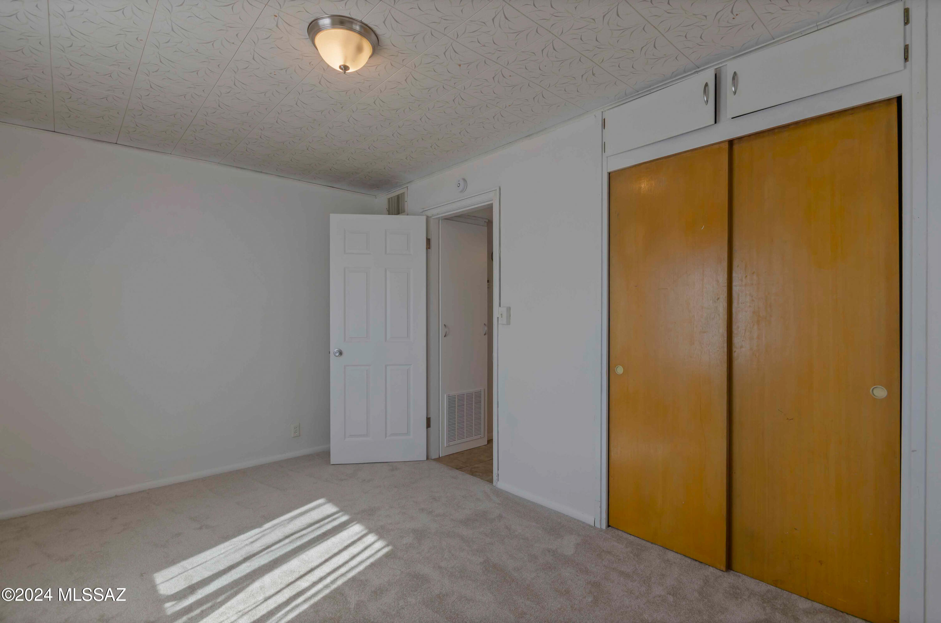 2626 E Towner Street