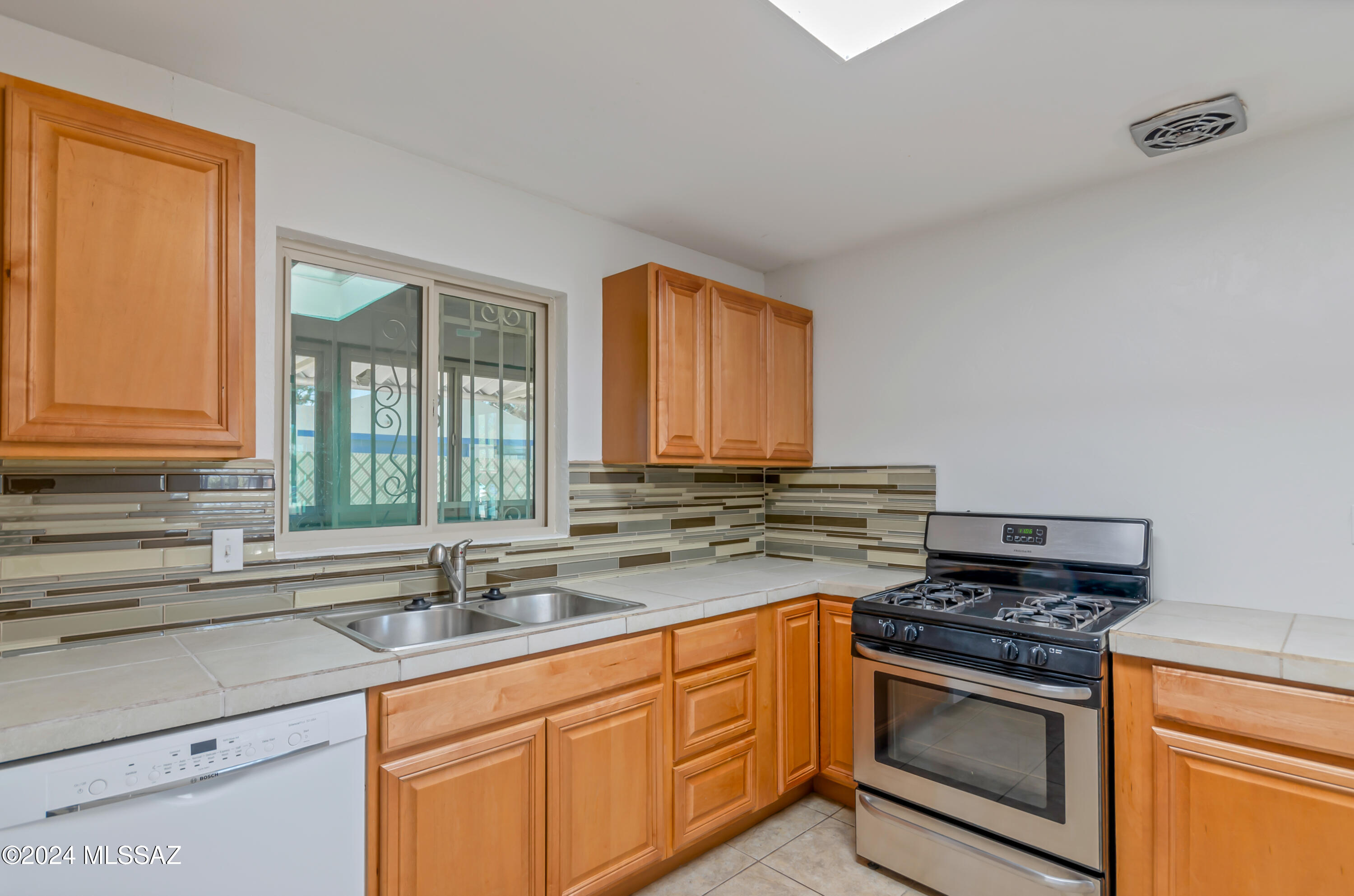 2626 E Towner Street