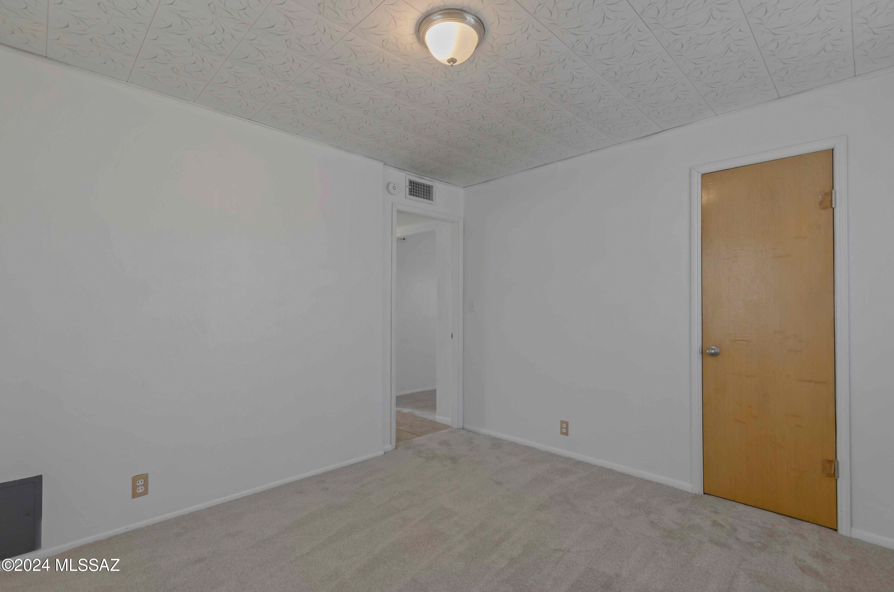 2626 E Towner Street