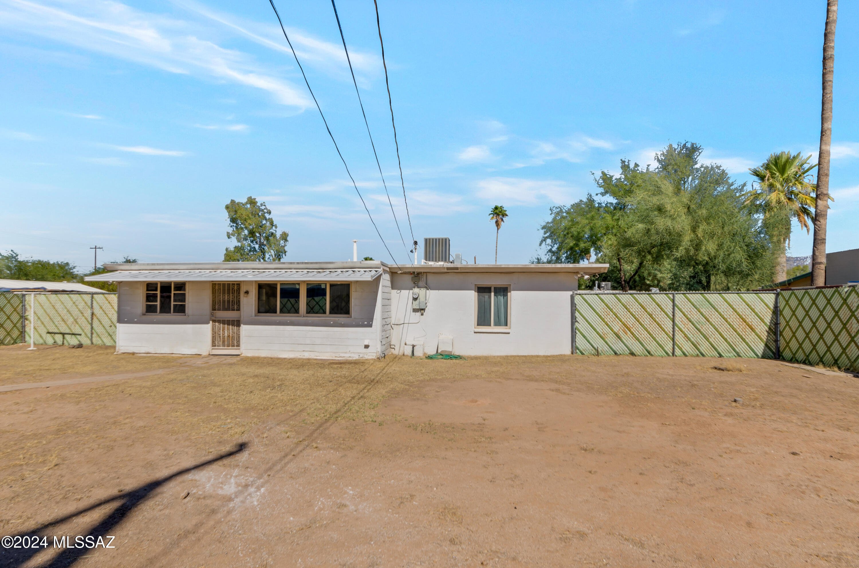 2626 E Towner Street