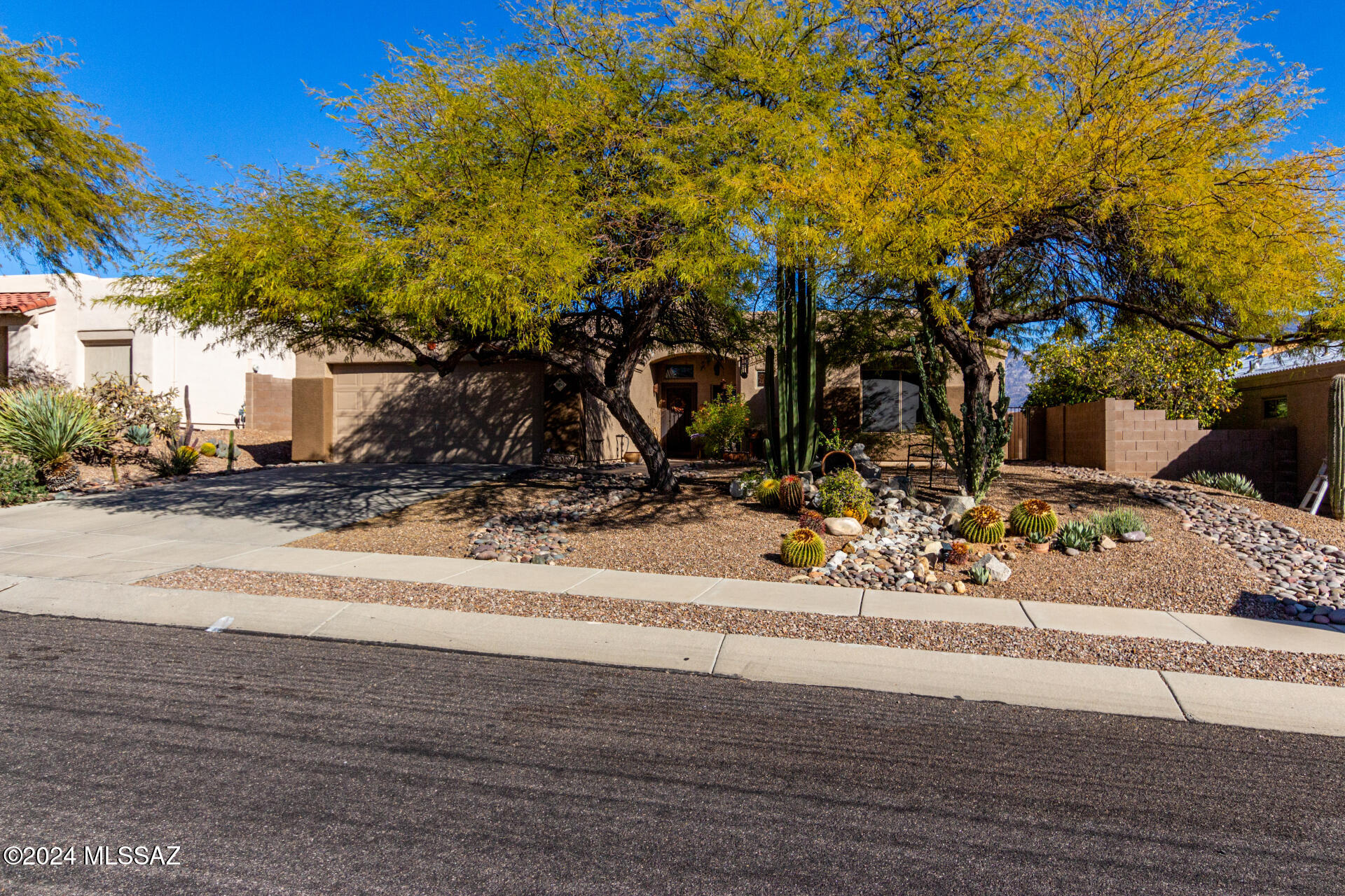 11890 N Crescendo Drive