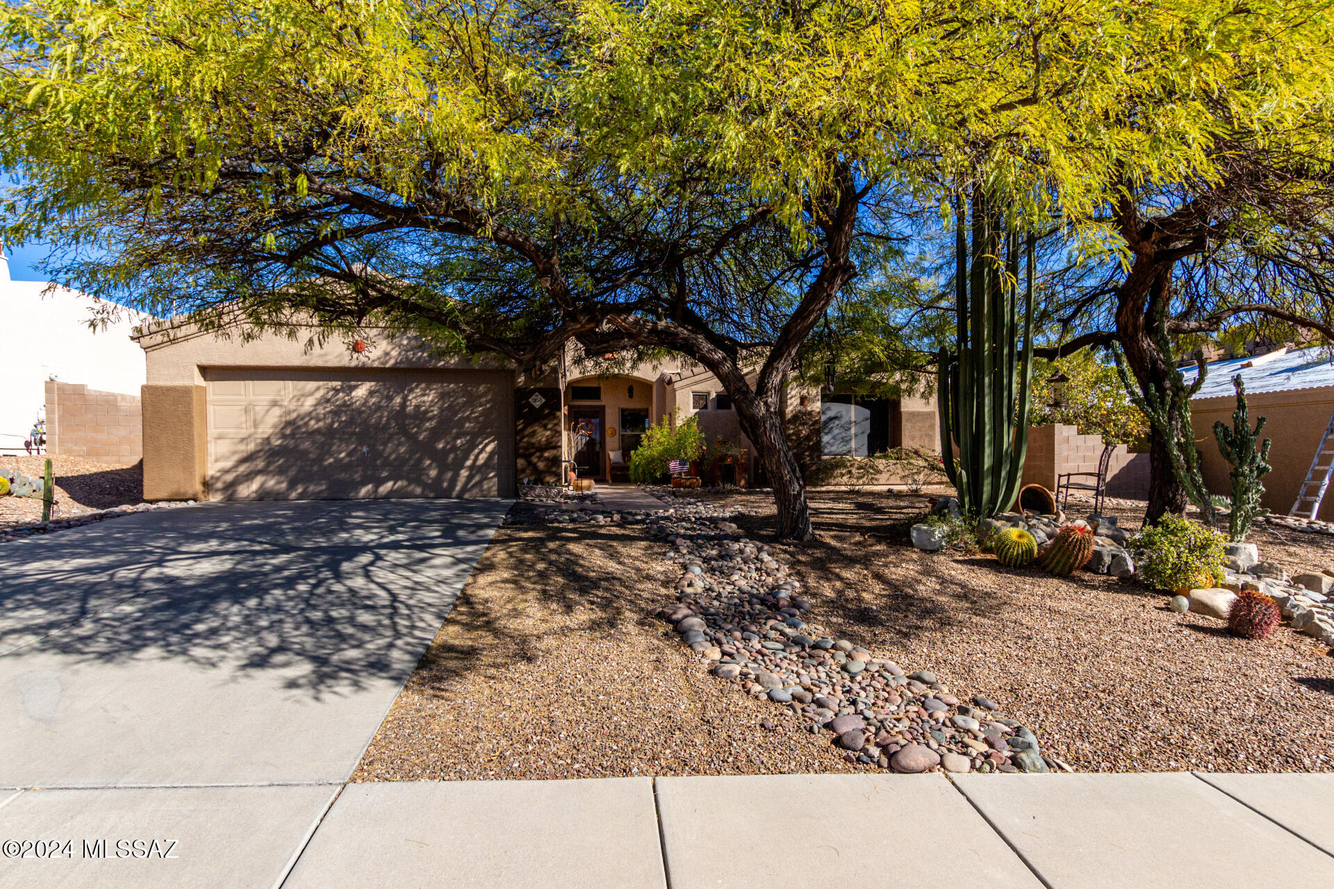 11890 N Crescendo Drive