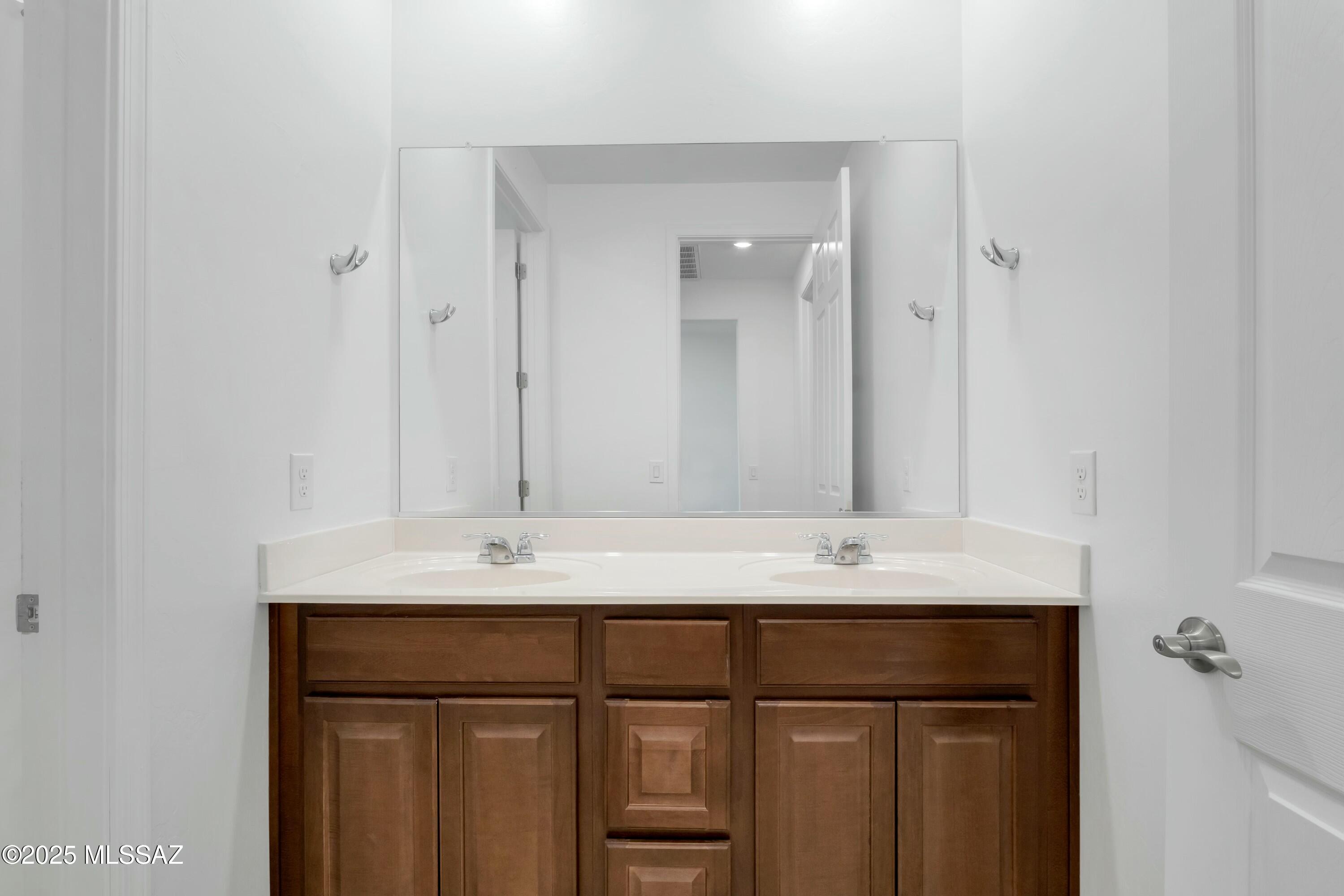 2985 W Chalfont Drive