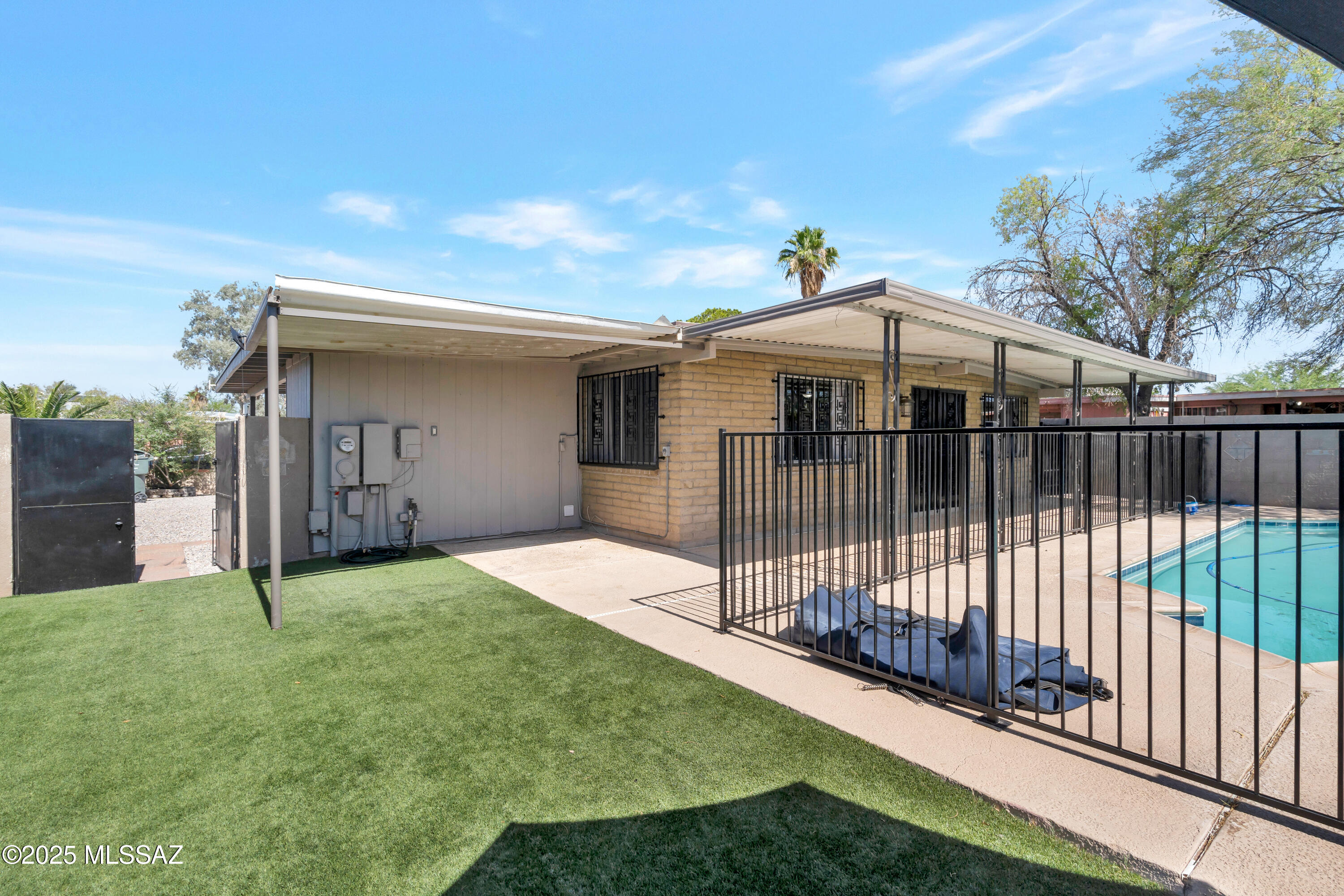 4685 S Martin Avenue