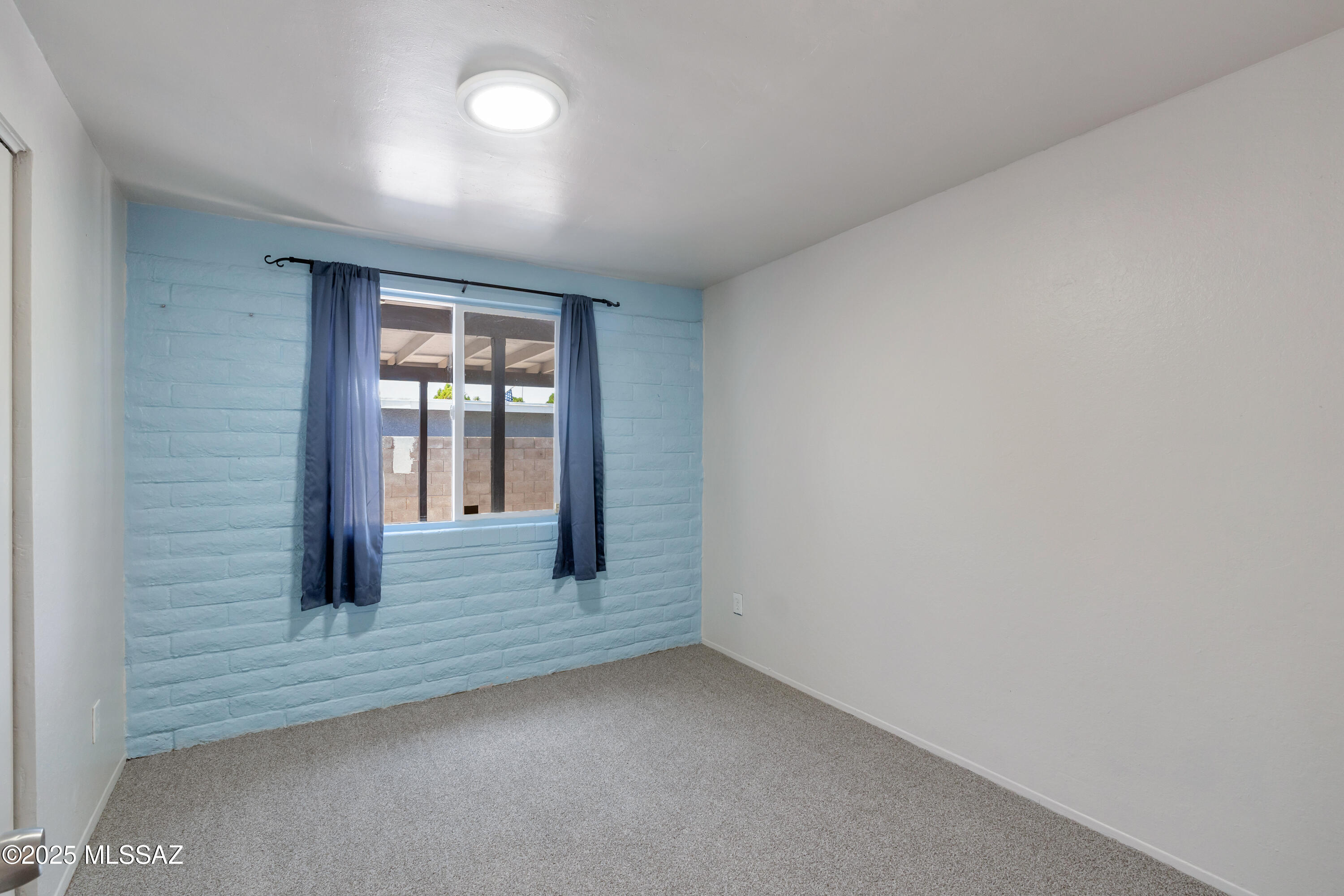 4685 S Martin Avenue