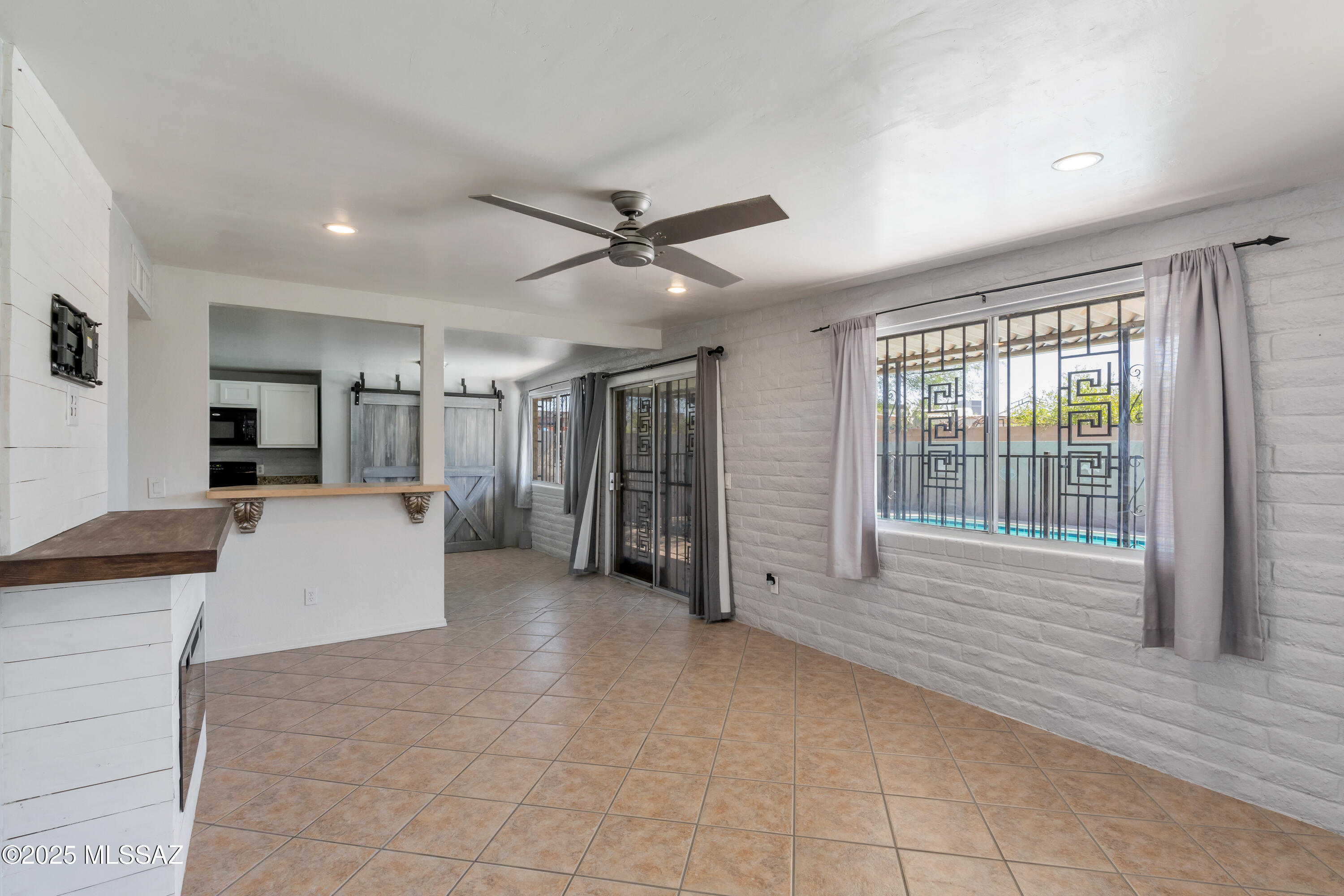 4685 S Martin Avenue