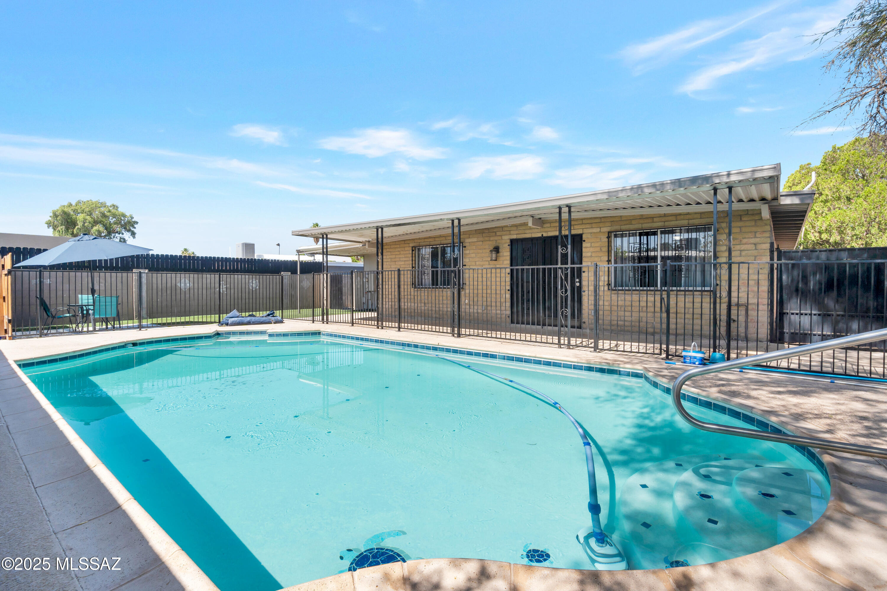 4685 S Martin Avenue