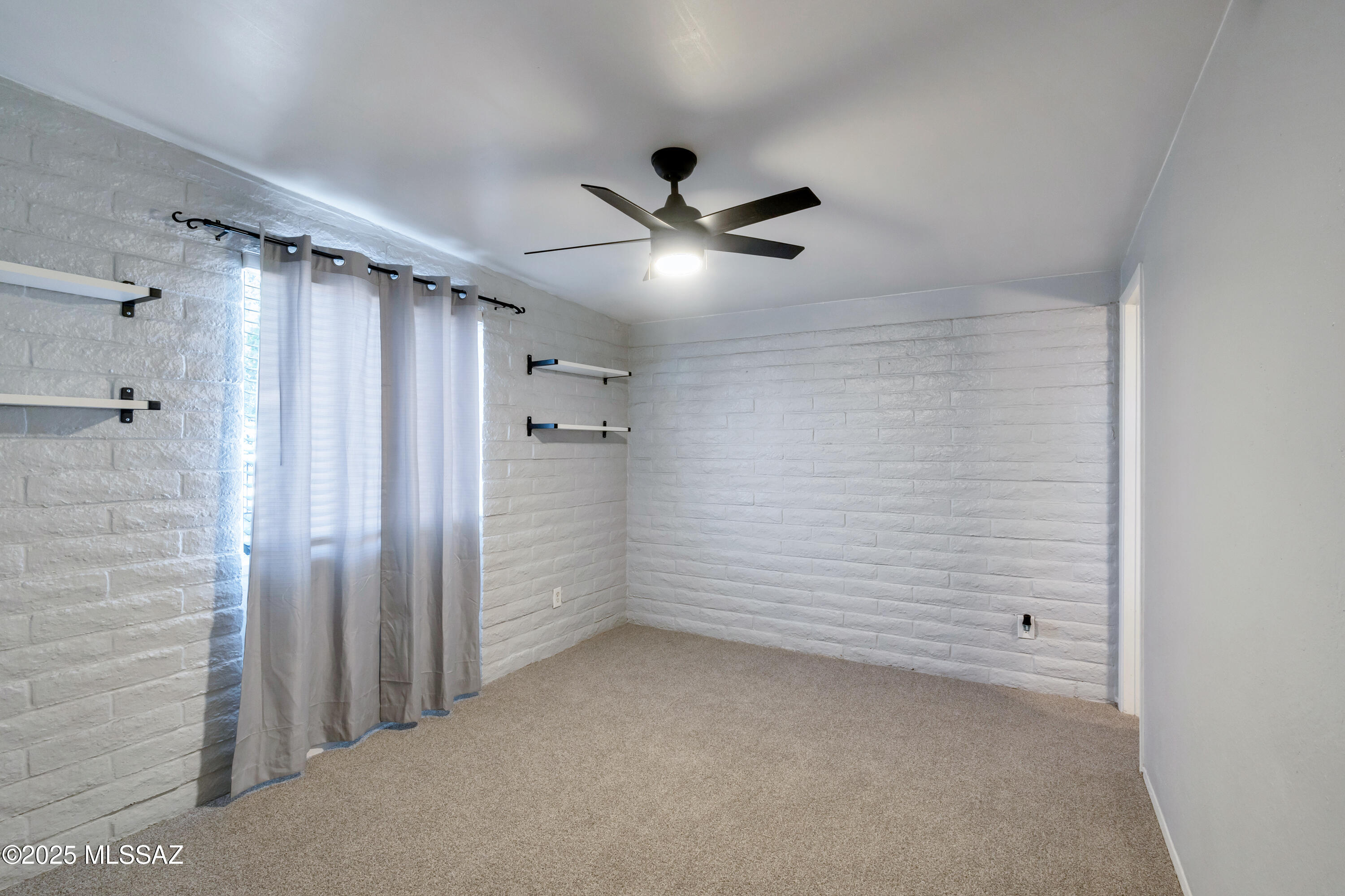 4685 S Martin Avenue