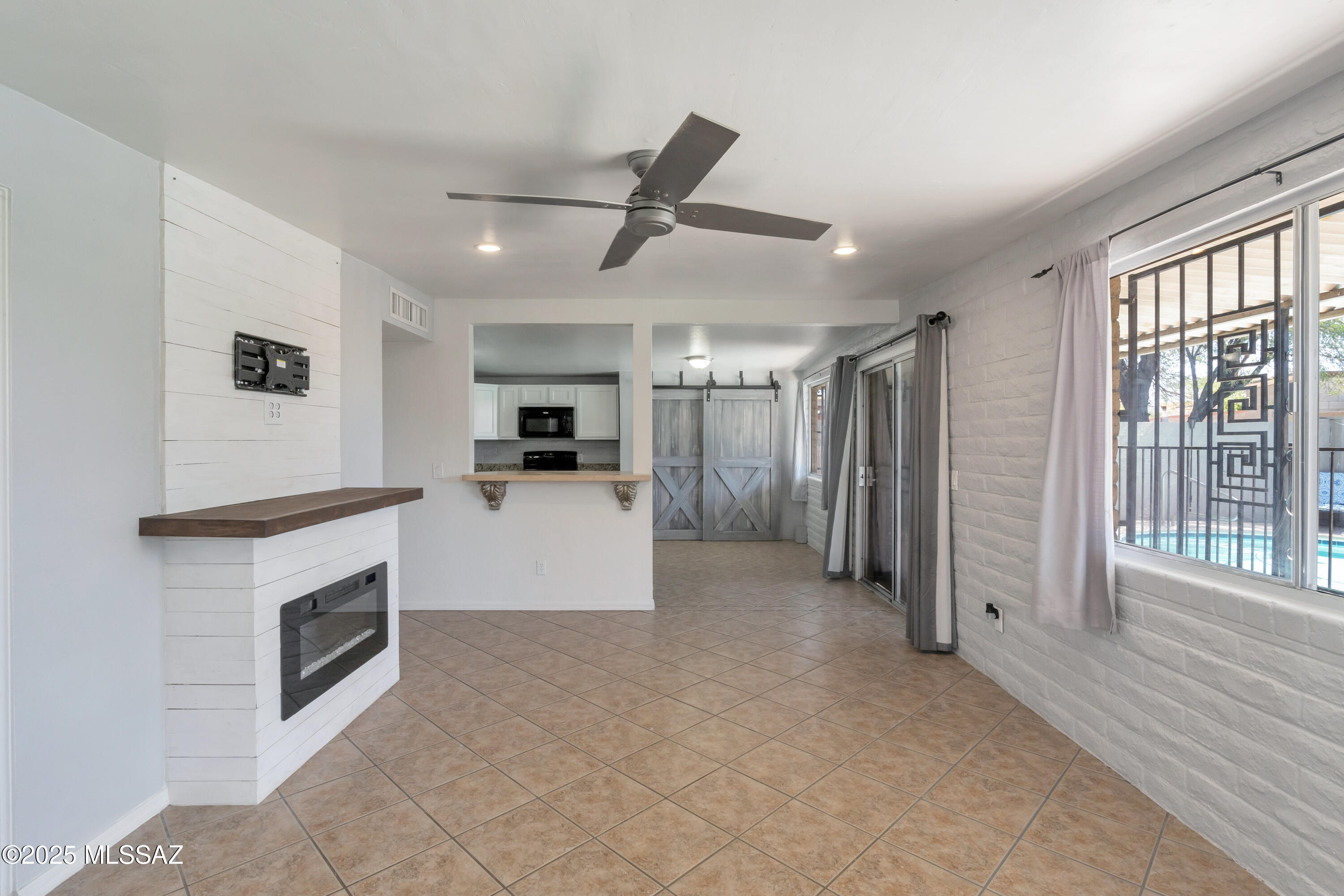 4685 S Martin Avenue