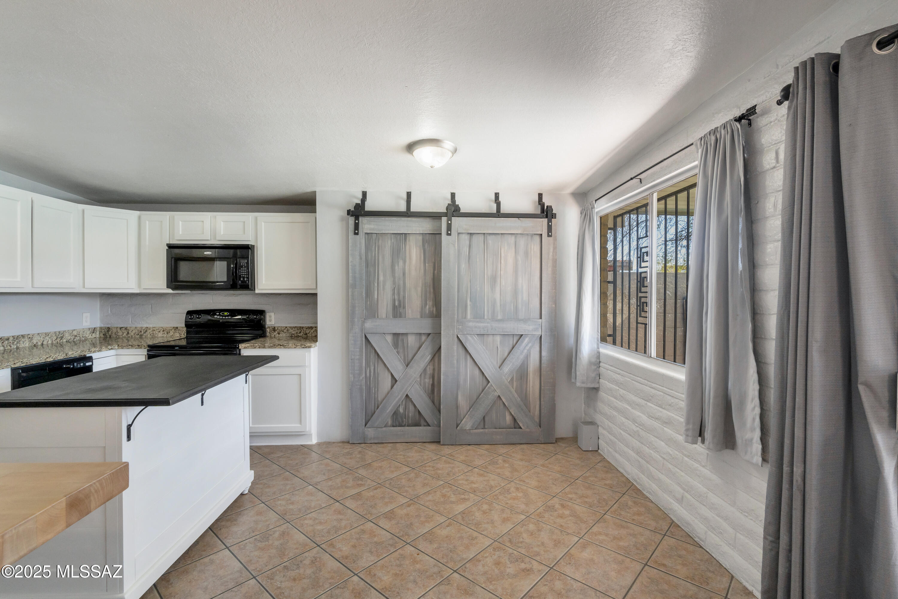 4685 S Martin Avenue