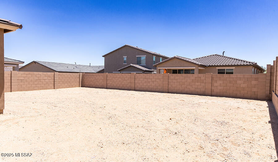 765 W Calle Las Varitas