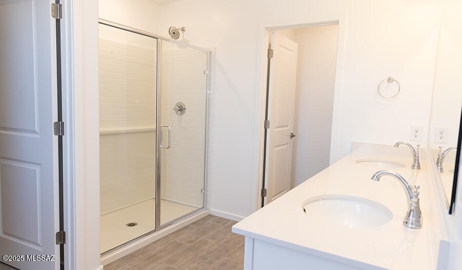 765 W Calle Las Varitas