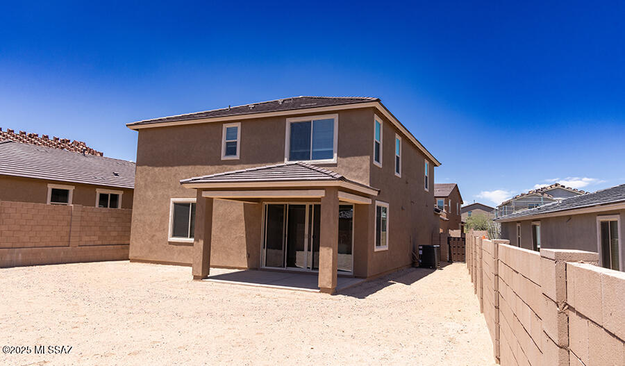 765 W Calle Las Varitas