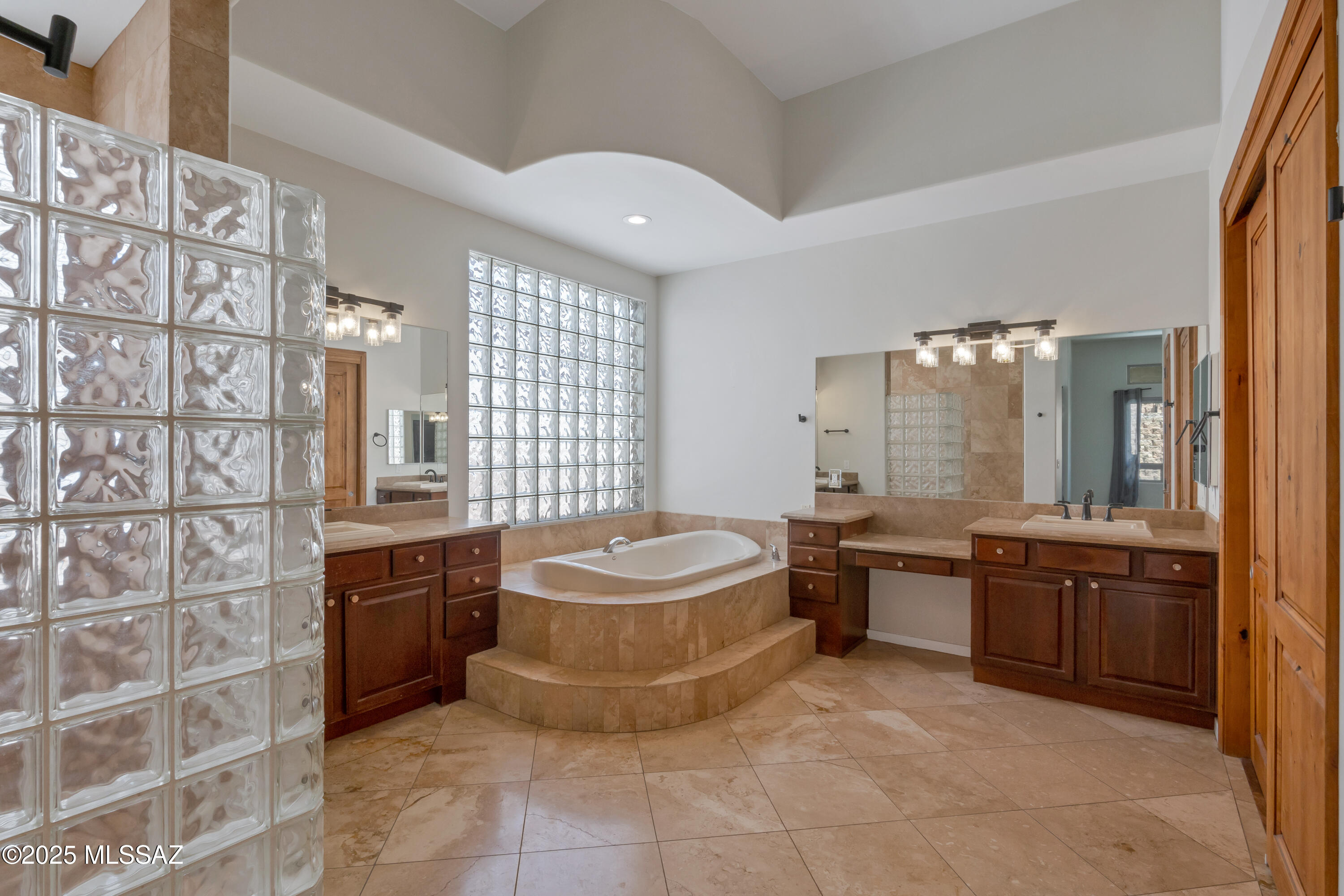 12825 N Mystic View Place