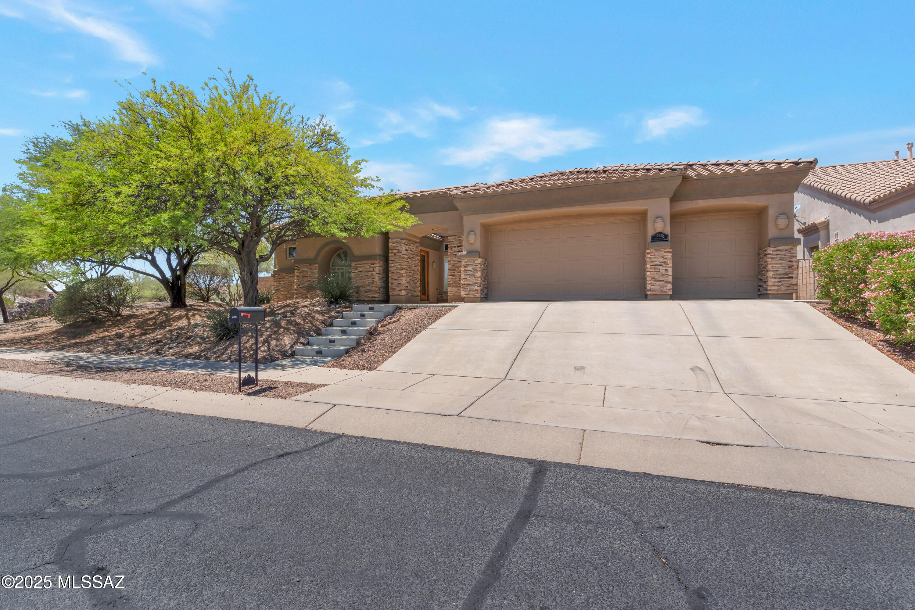 12825 N Mystic View Place