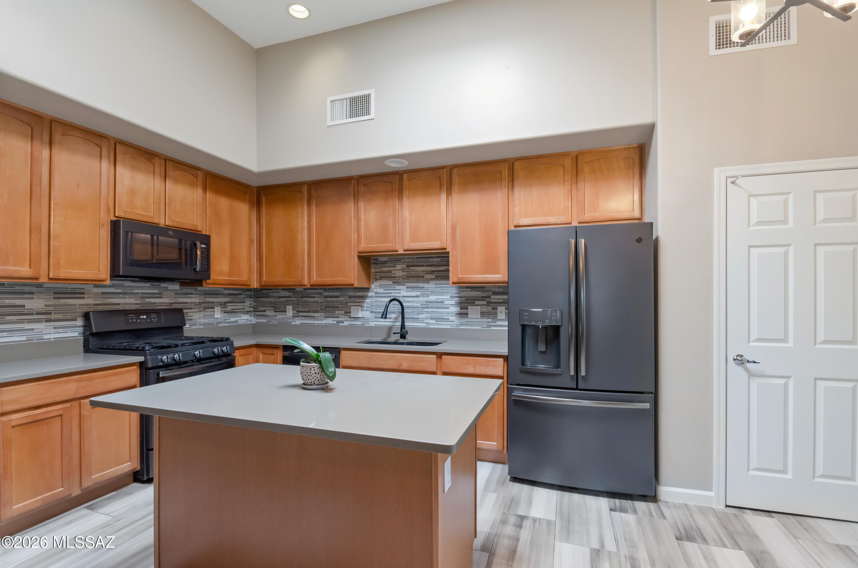 9389 S Avenida Mochuelo