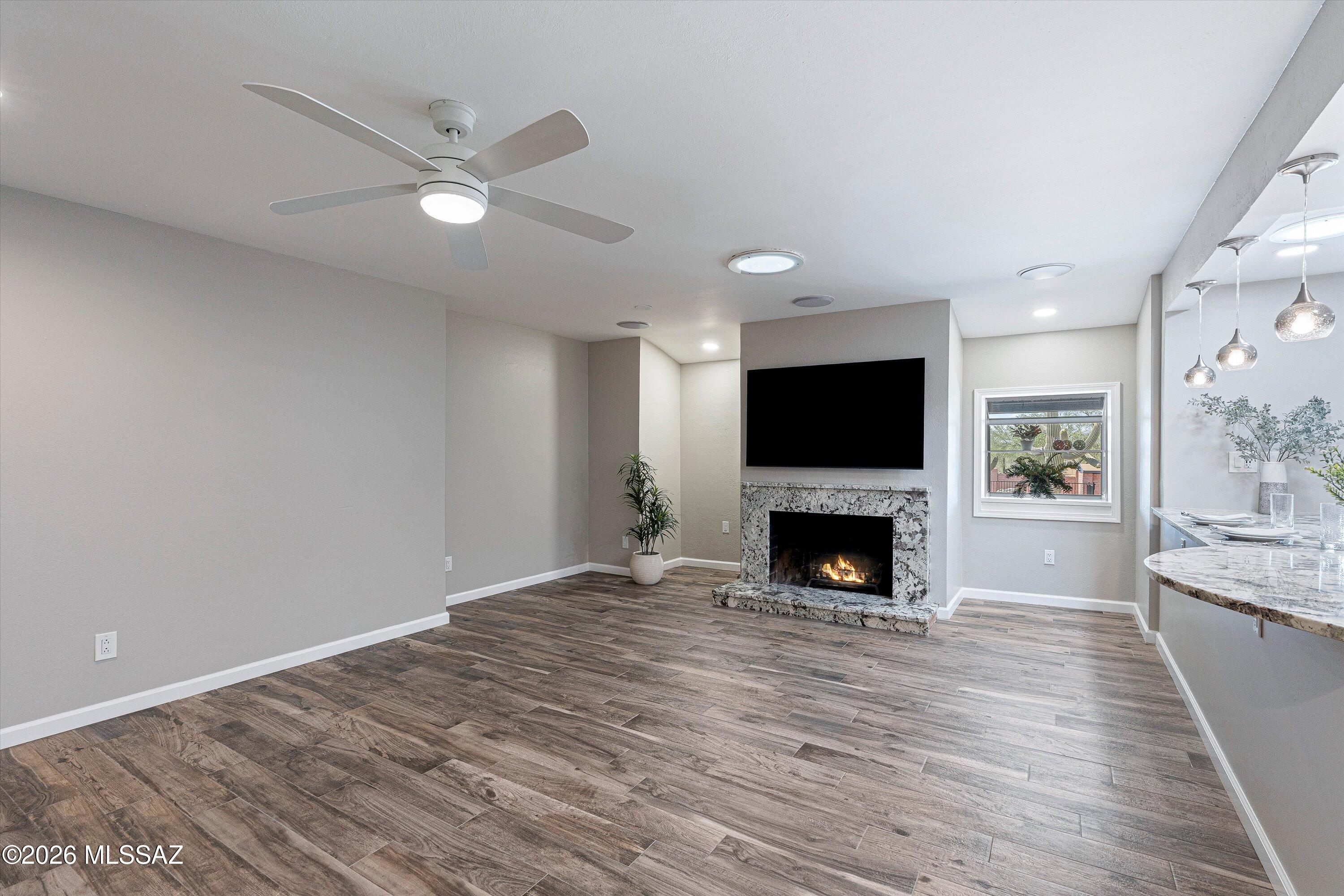 5845 N Calle Tiburon
