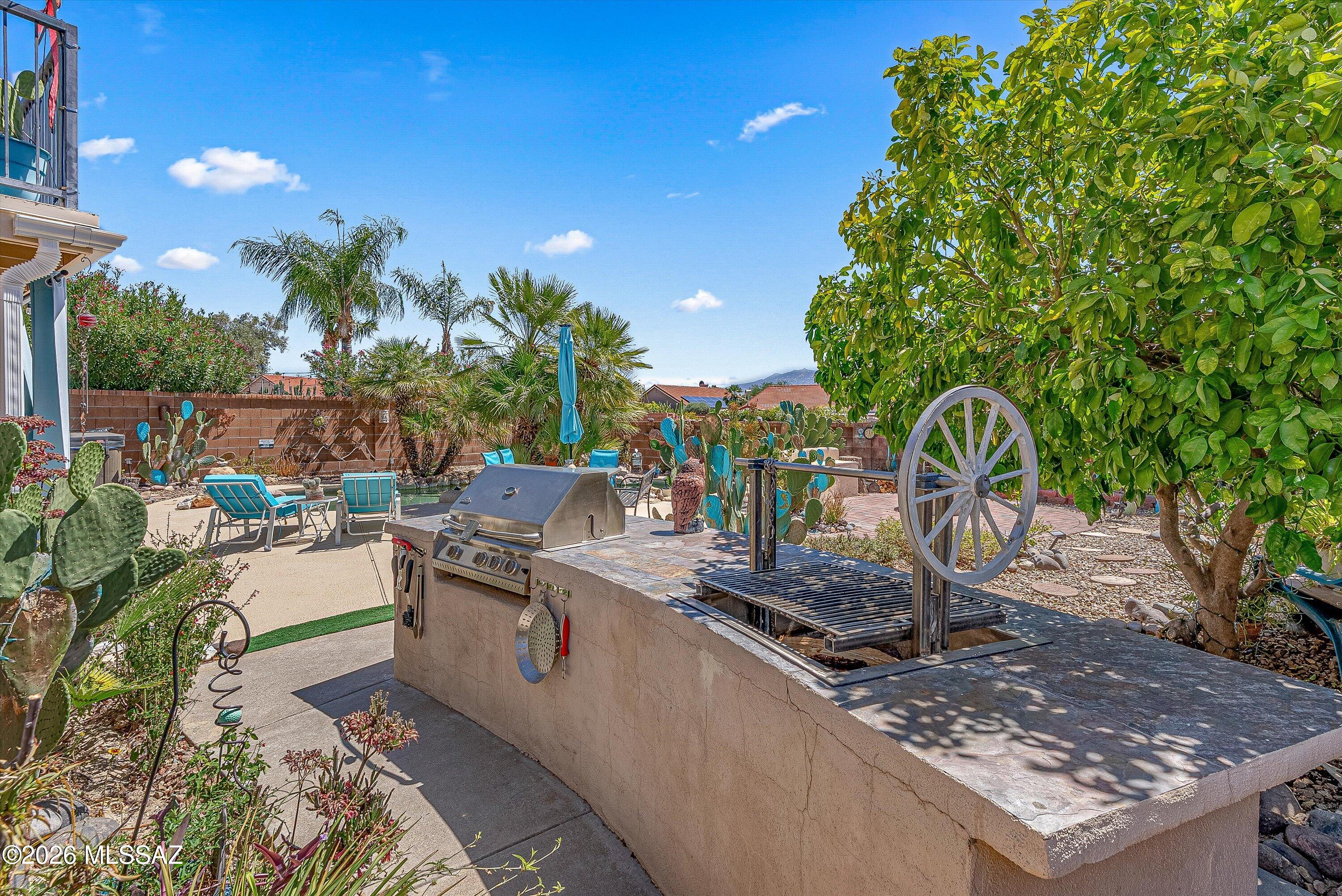 1249 W Sandtrap Way