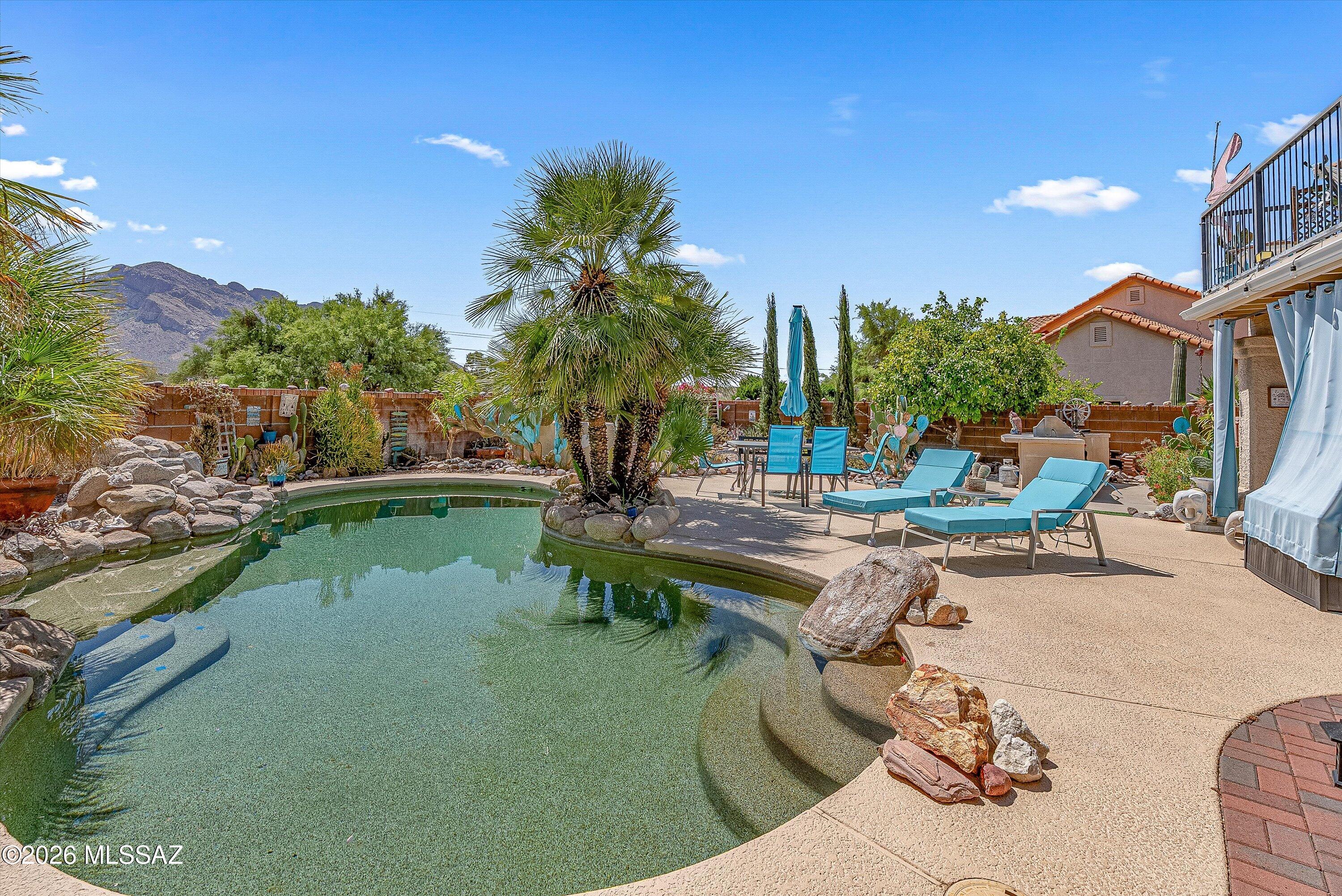 1249 W Sandtrap Way
