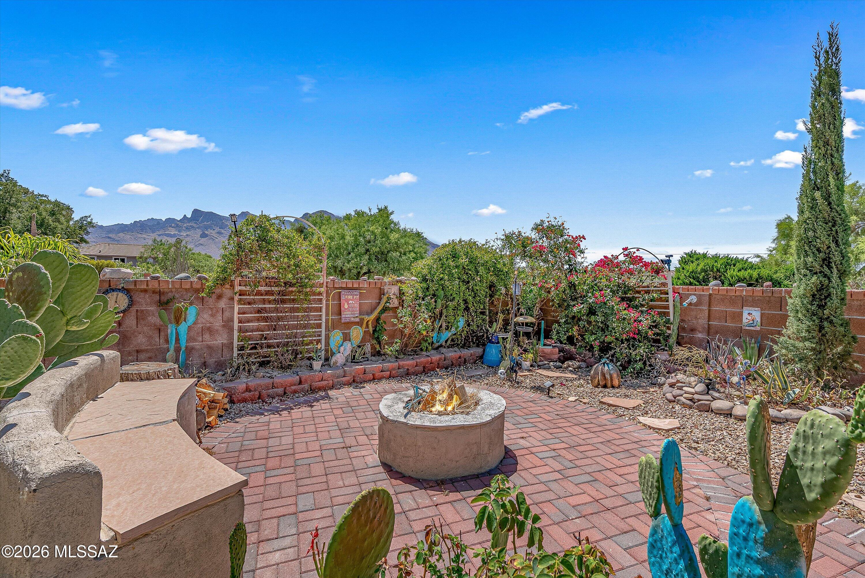 1249 W Sandtrap Way