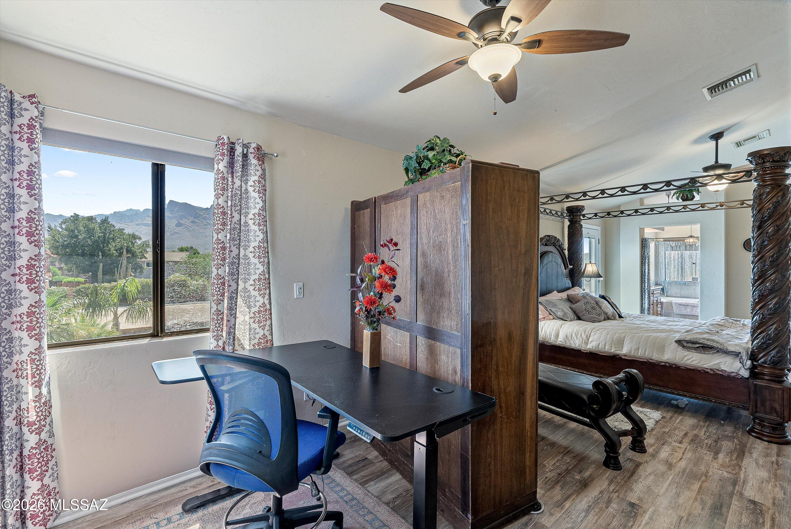 1249 W Sandtrap Way