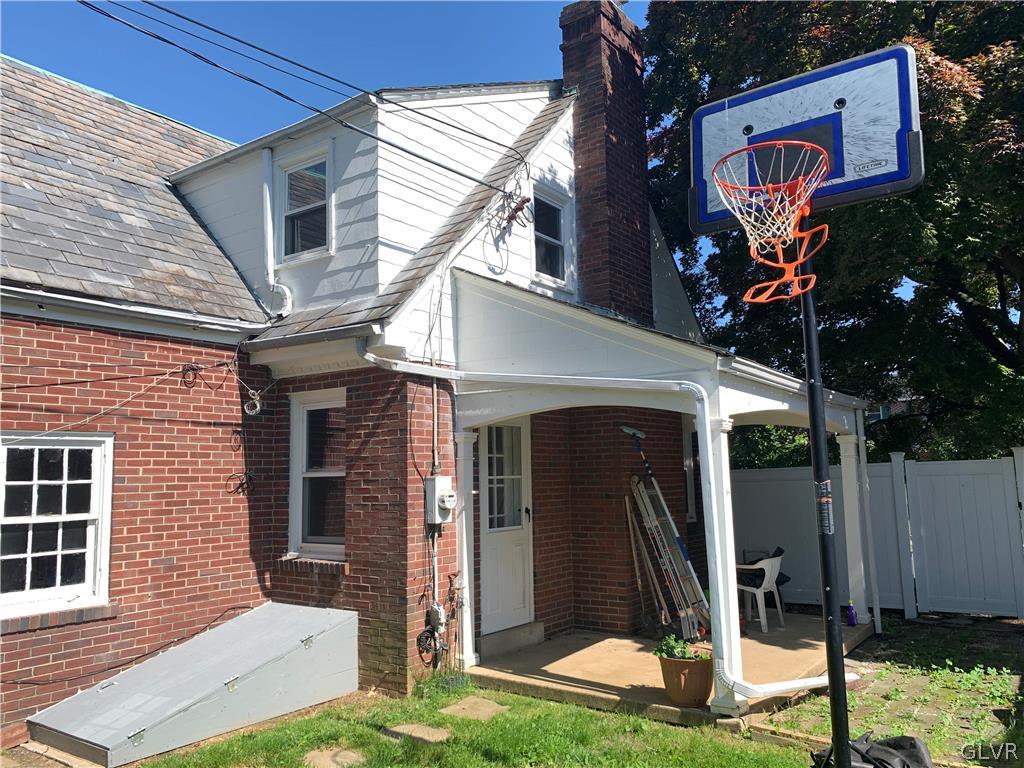 2029 West Allen Street