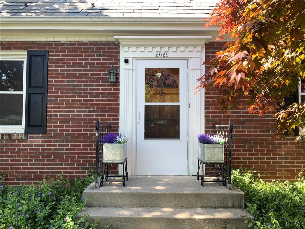 2029 West Allen Street