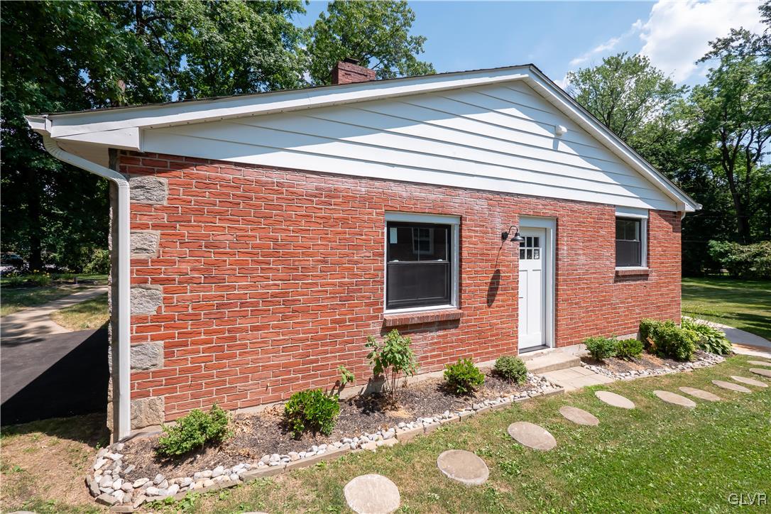 1327 Stafore Drive