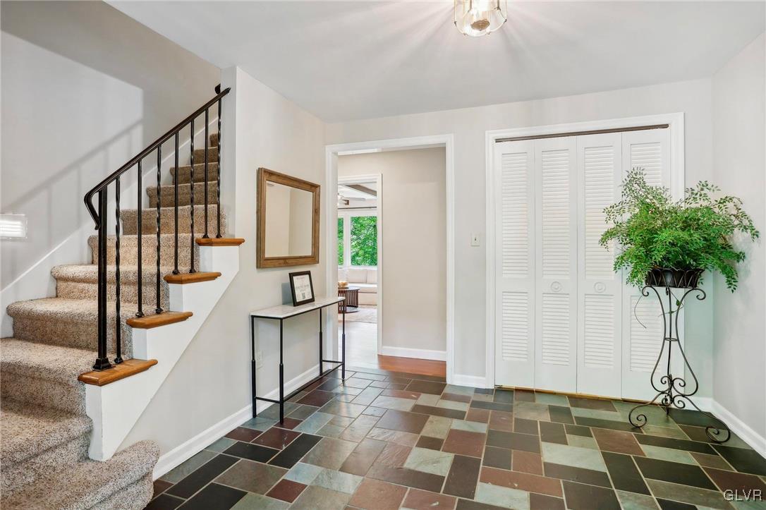 435 North Pine Top Place