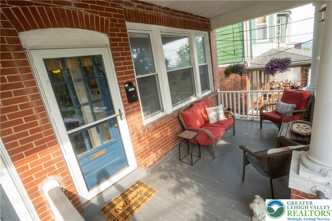 881 Cattell Street