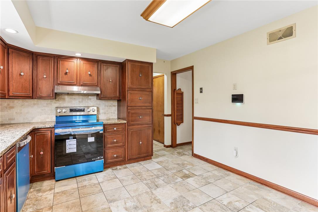 3659 Ironstone Road