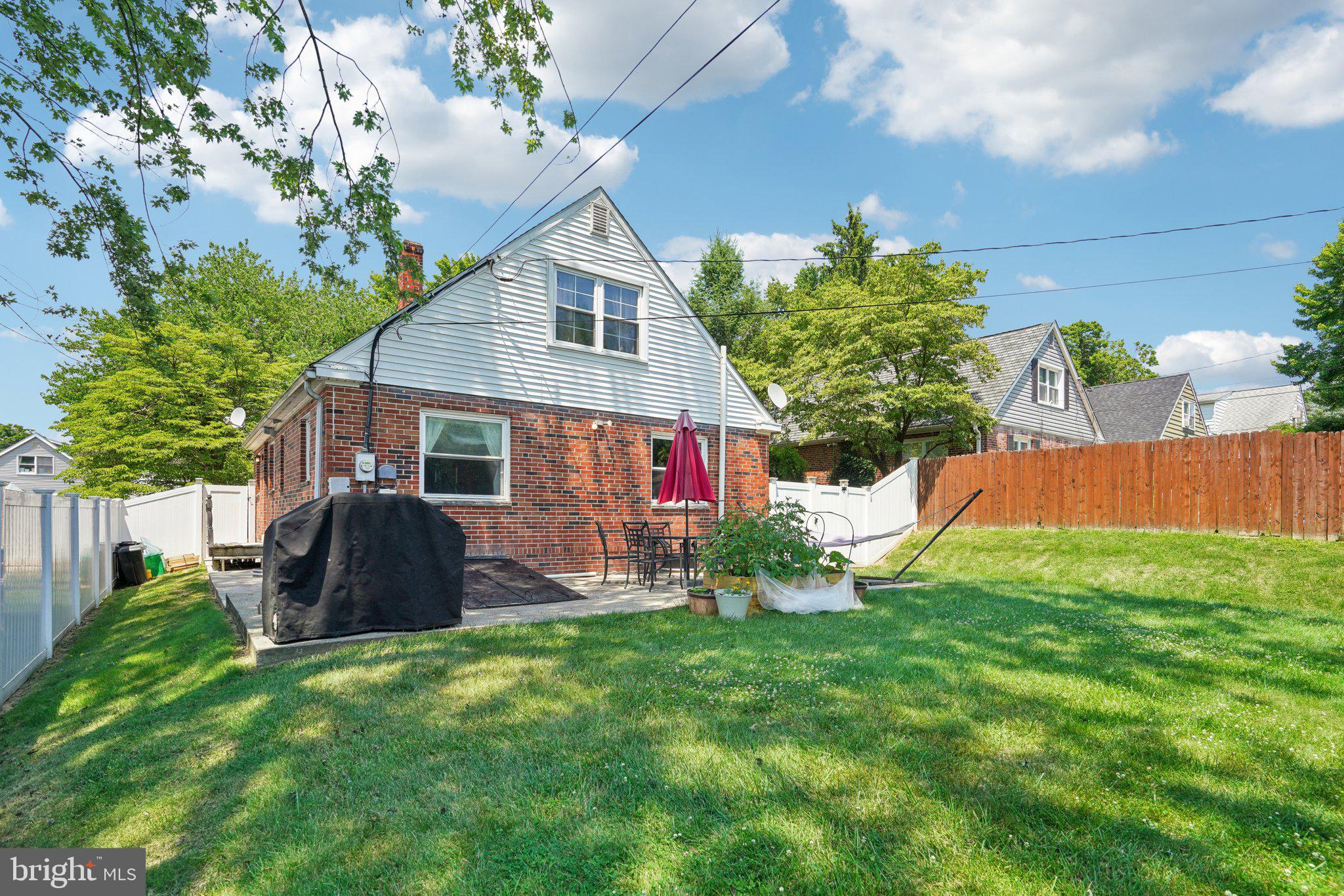 2220 W GREENLEAF STREET