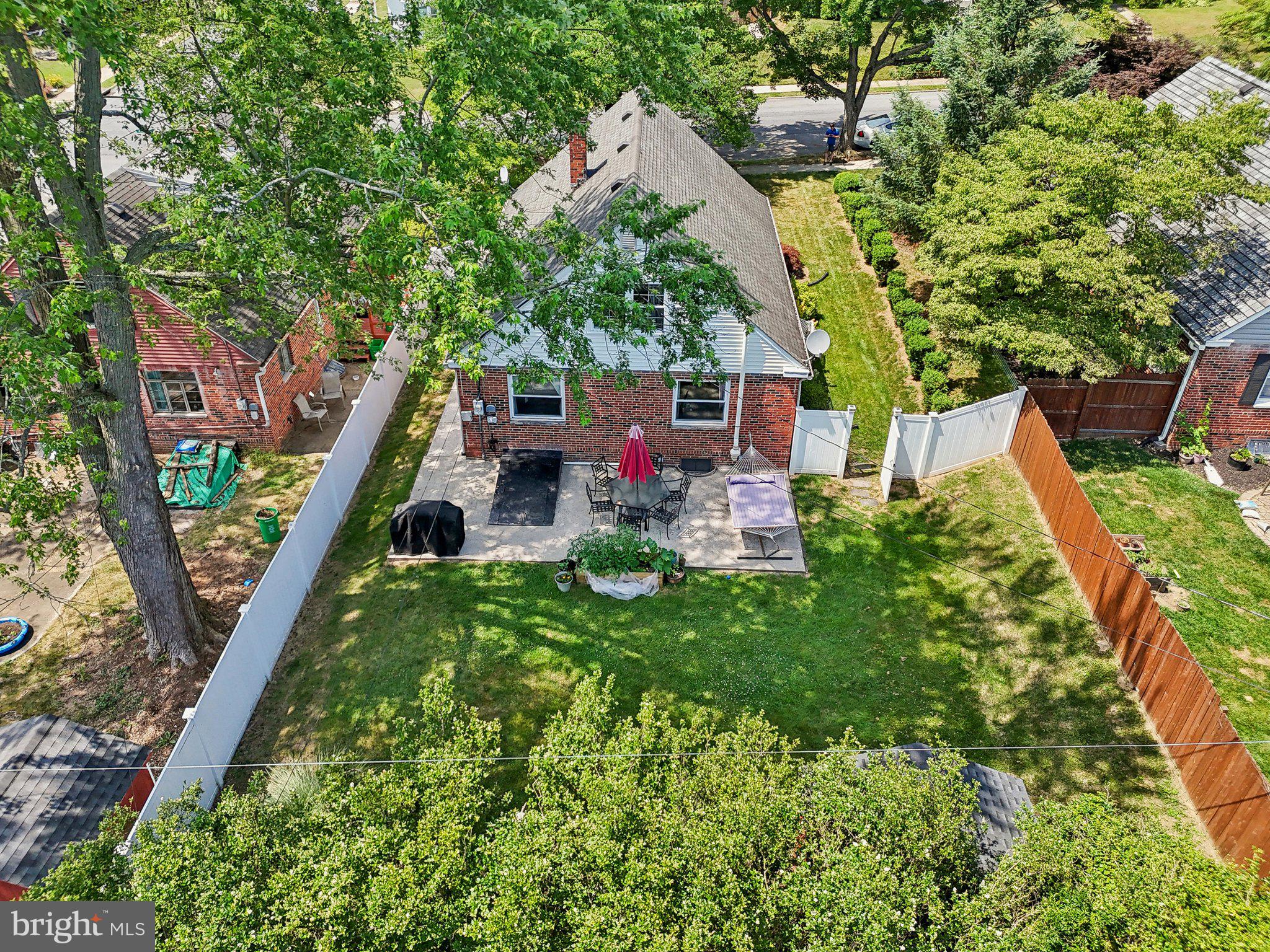 2220 W GREENLEAF STREET