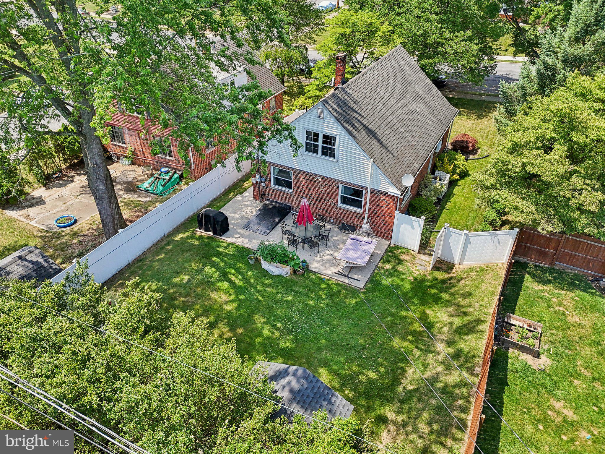 2220 W GREENLEAF STREET