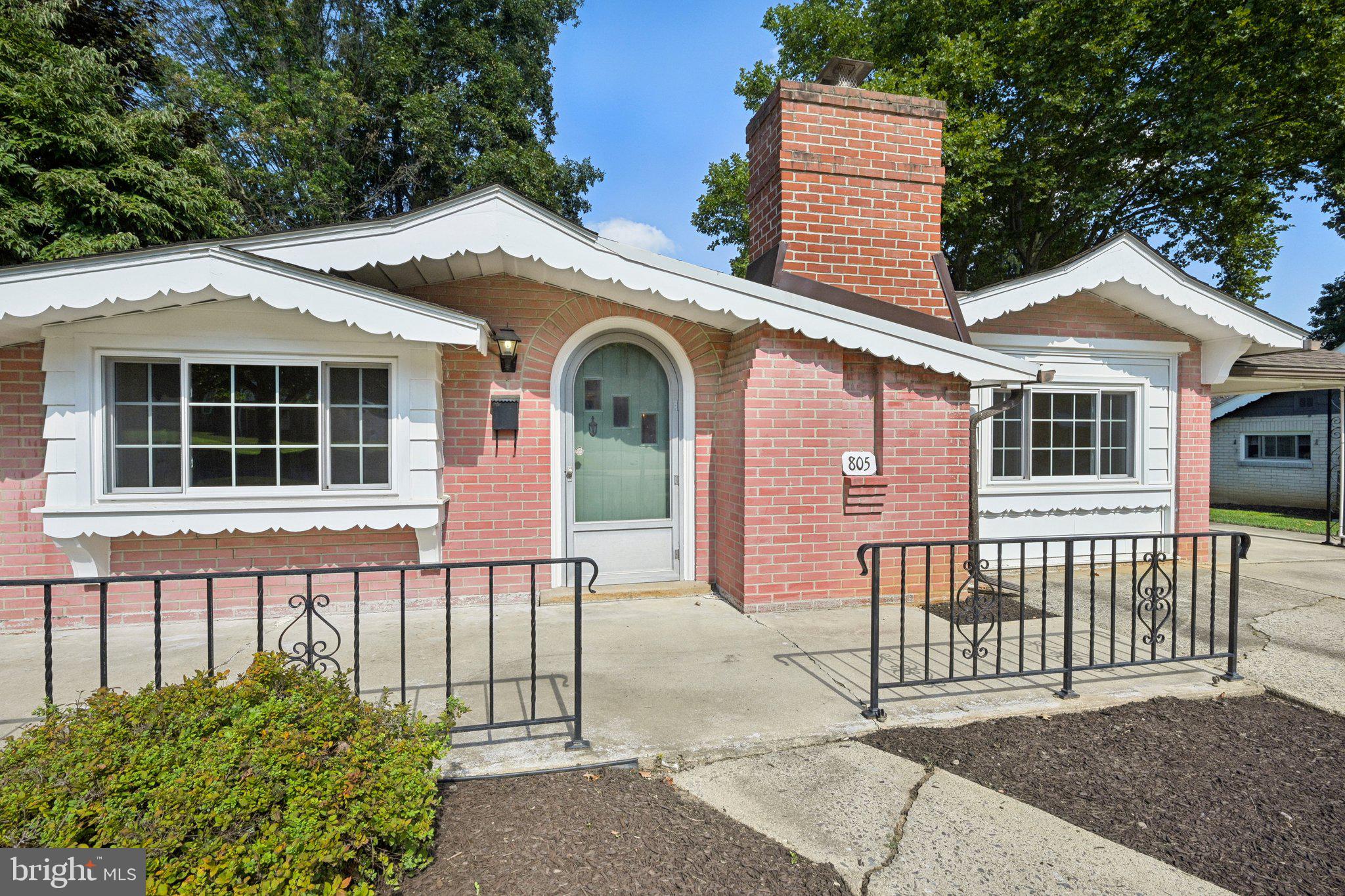 805 GLENWOOD STREET