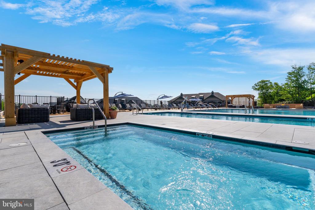 630 HUNTER CIRCLE - PRIVATE VACATION CLUB 2 2ND HOME ALT