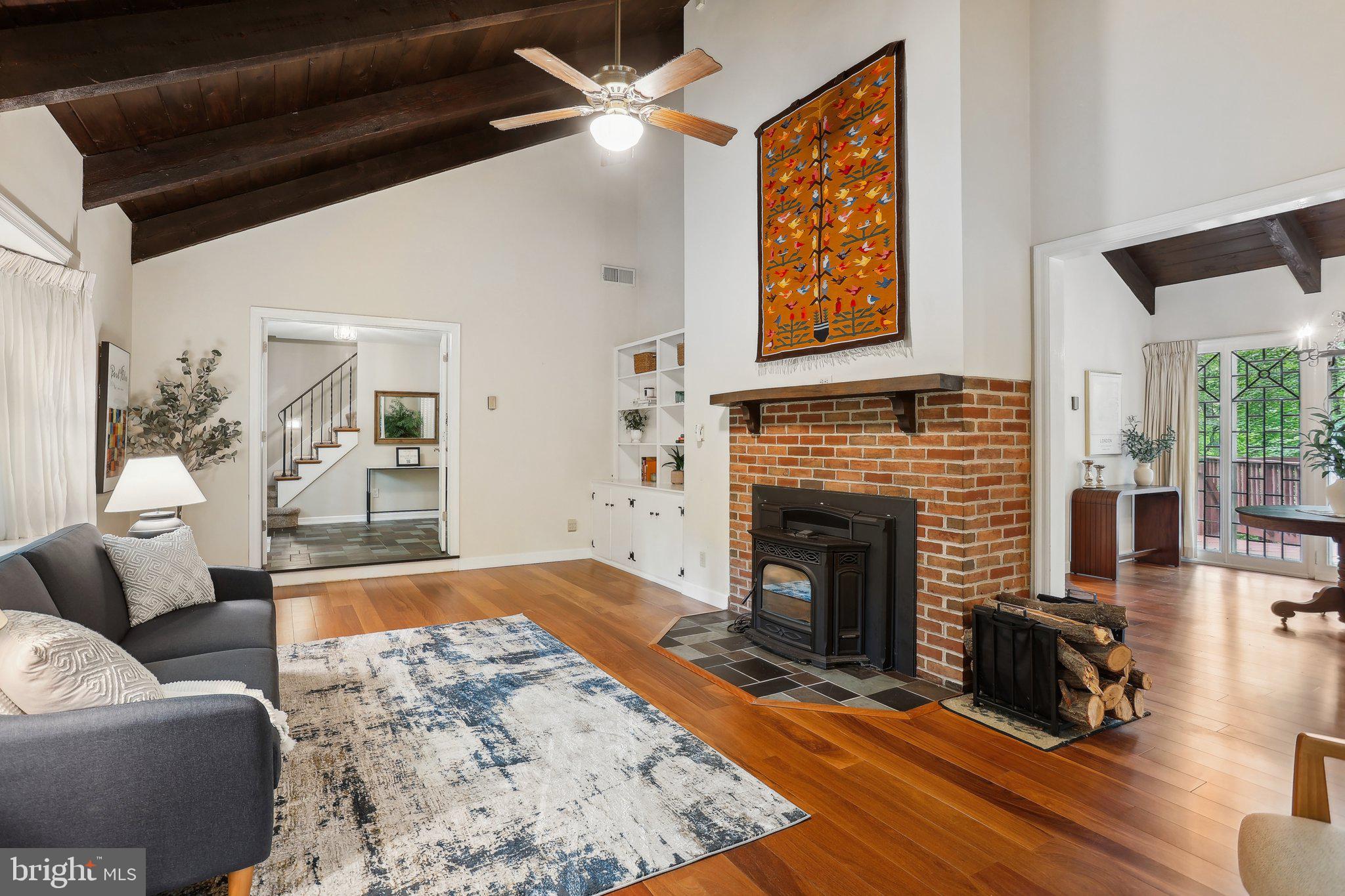 435 N PINE TOP PLACE