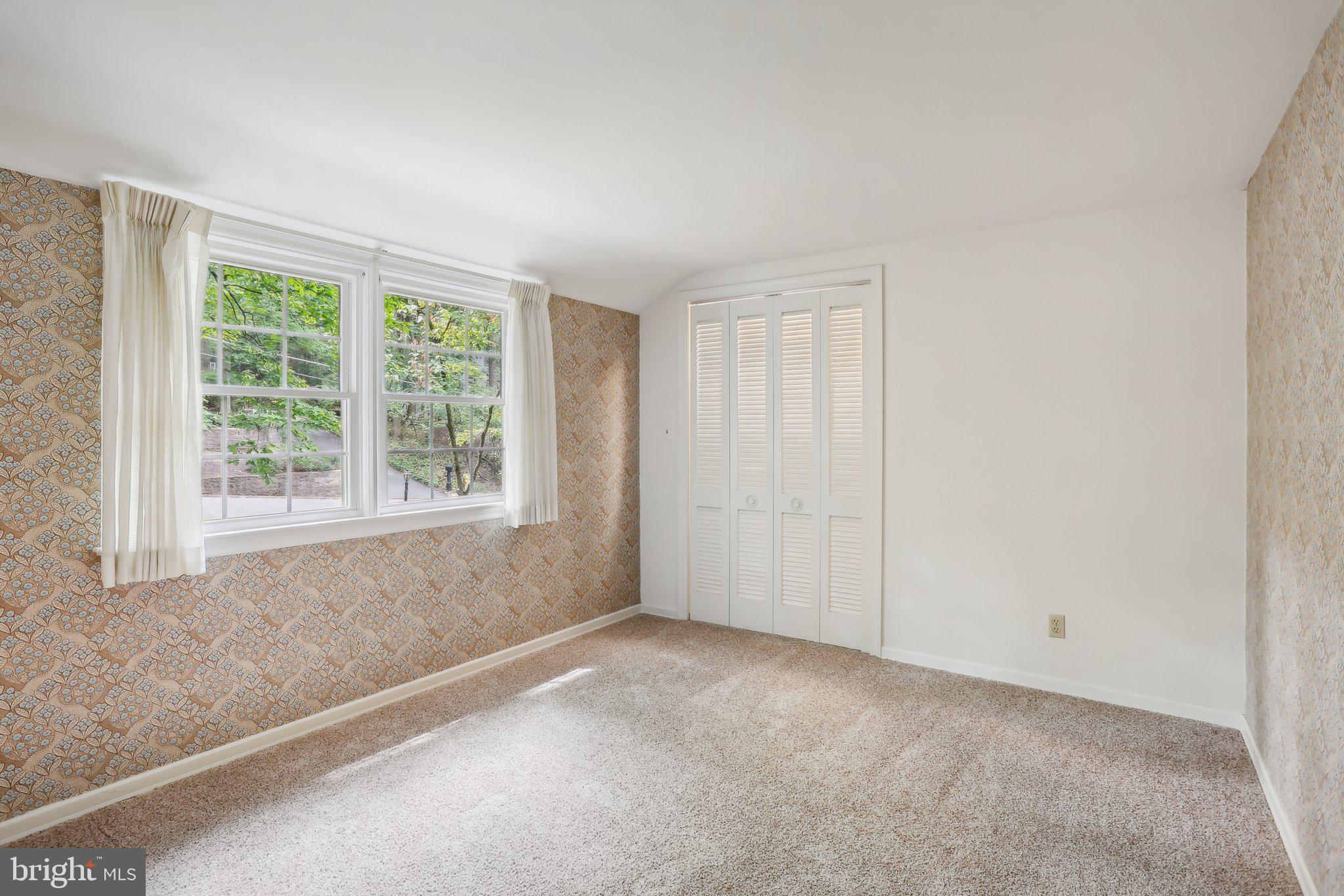 435 N PINE TOP PLACE
