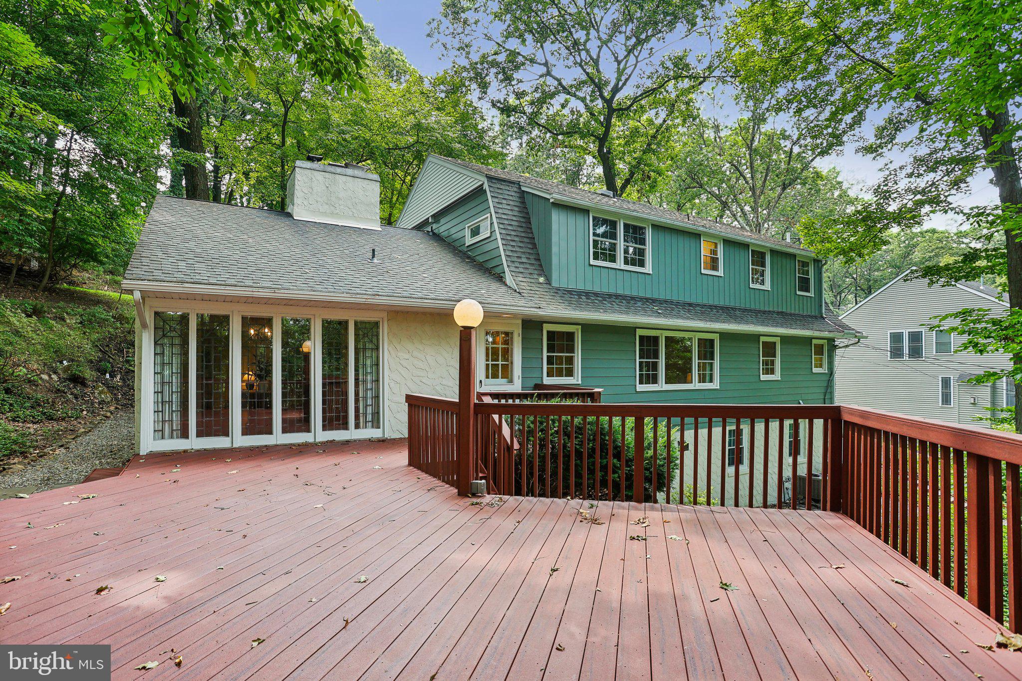 435 N PINE TOP PLACE